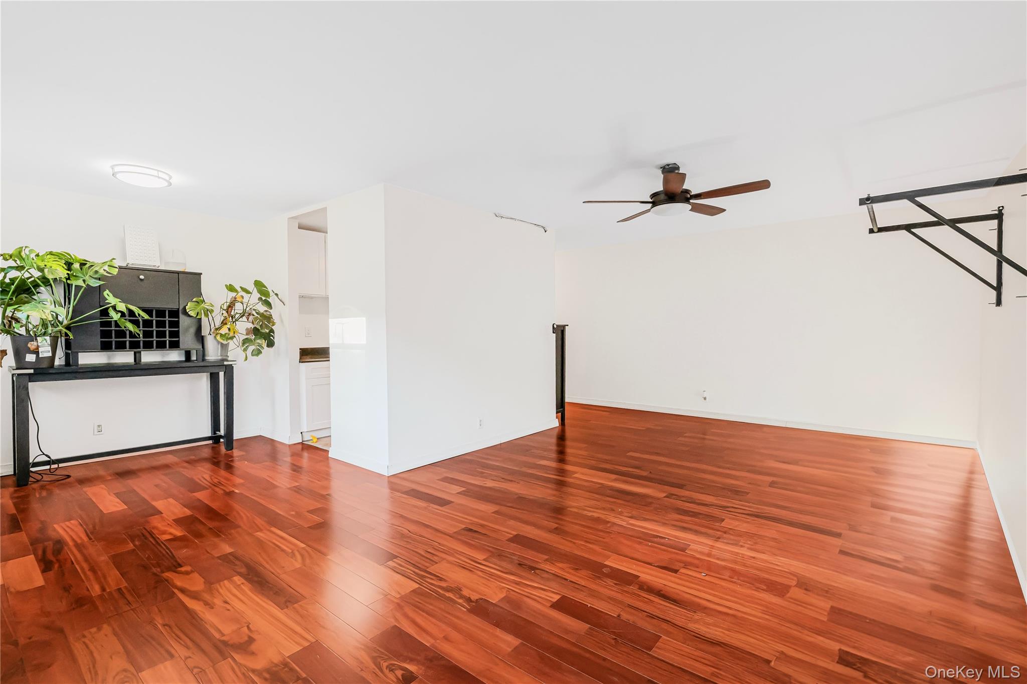 1300 Midland Avenue # B42, Yonkers, NY 10704