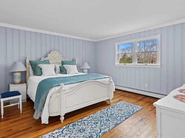 39 Sherwood Road, Hampton Bays, NY 11946