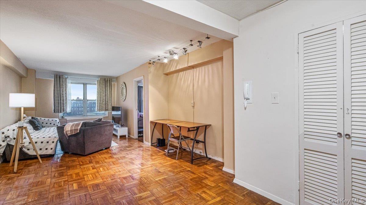 107-40 Queens Boulevard # 7G, Forest Hills, NY 11375