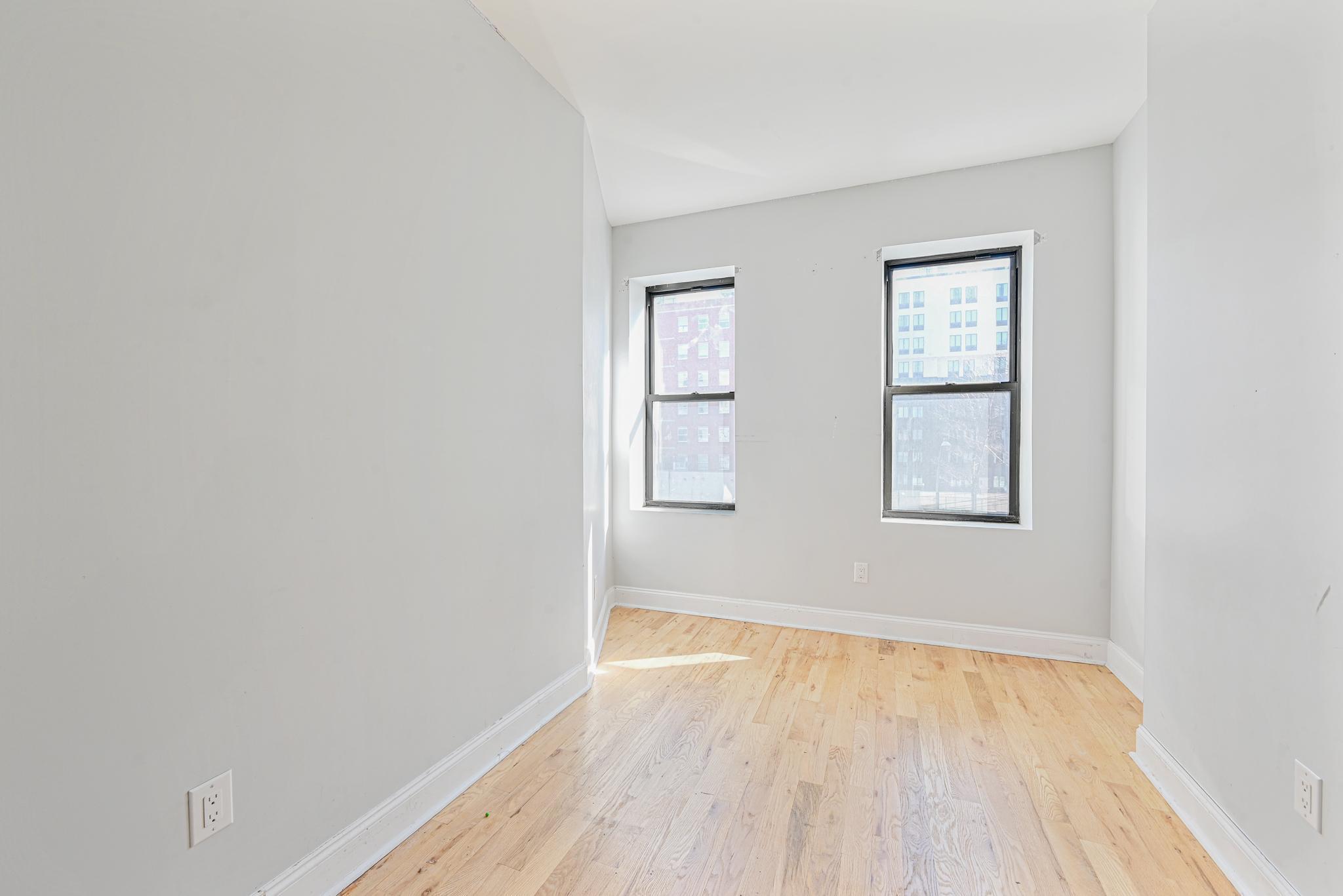 2243 BATHGATE AVE, Bronx, NY 10457