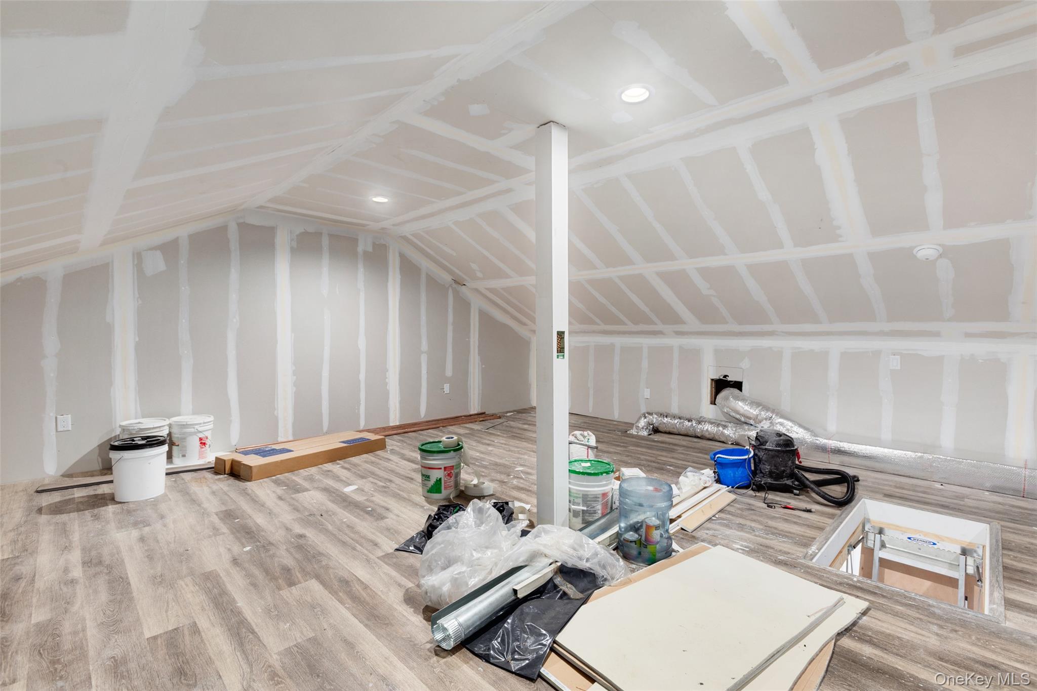 9 Oakdale Road, Putnam Valley, NY 10579