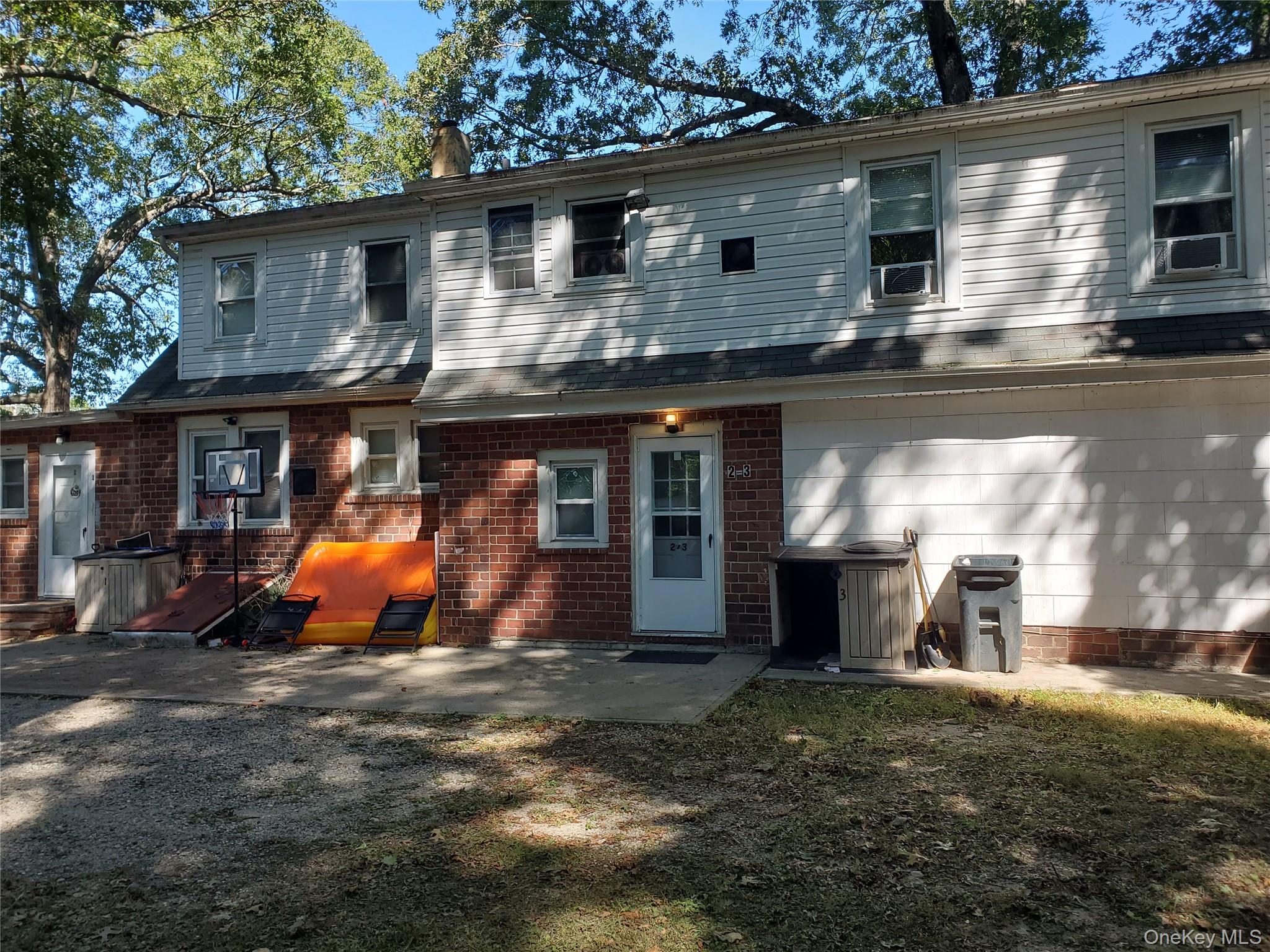 10 Sally Lane, Ridge, NY 11961