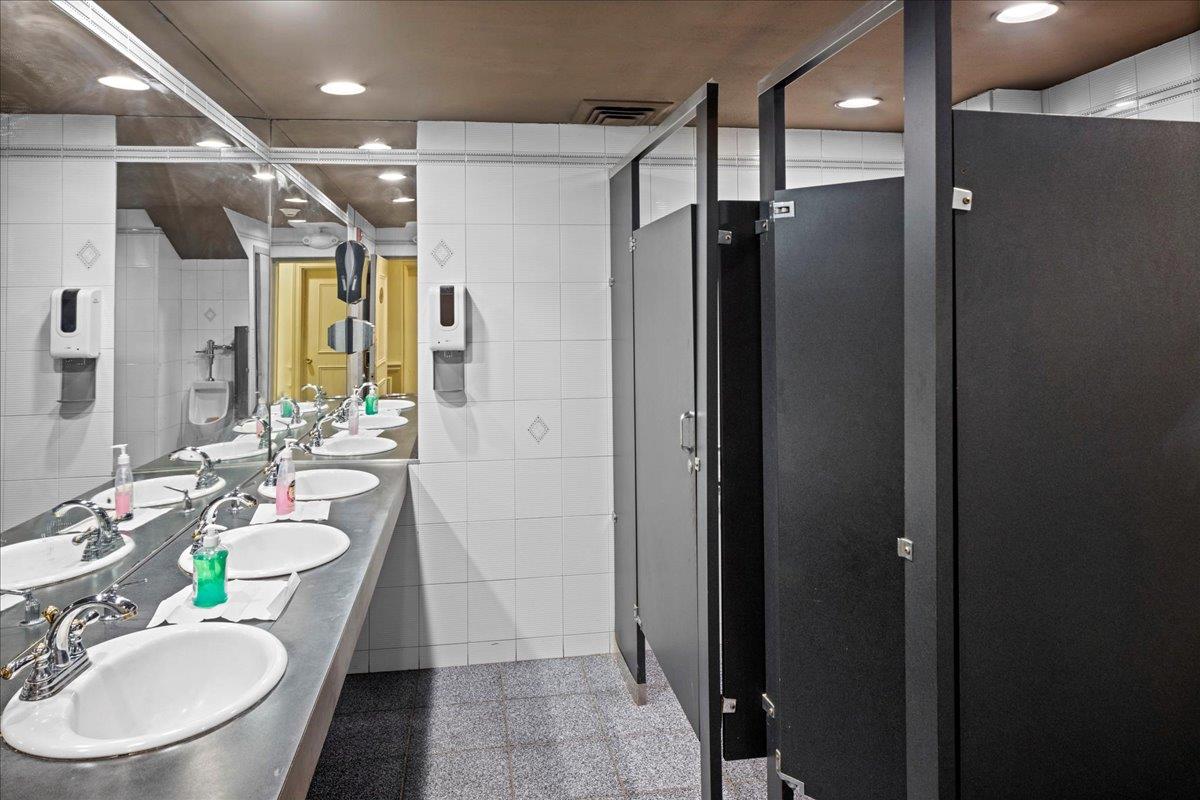 3315 Hillside Avenue, New Hyde Park, NY 11040