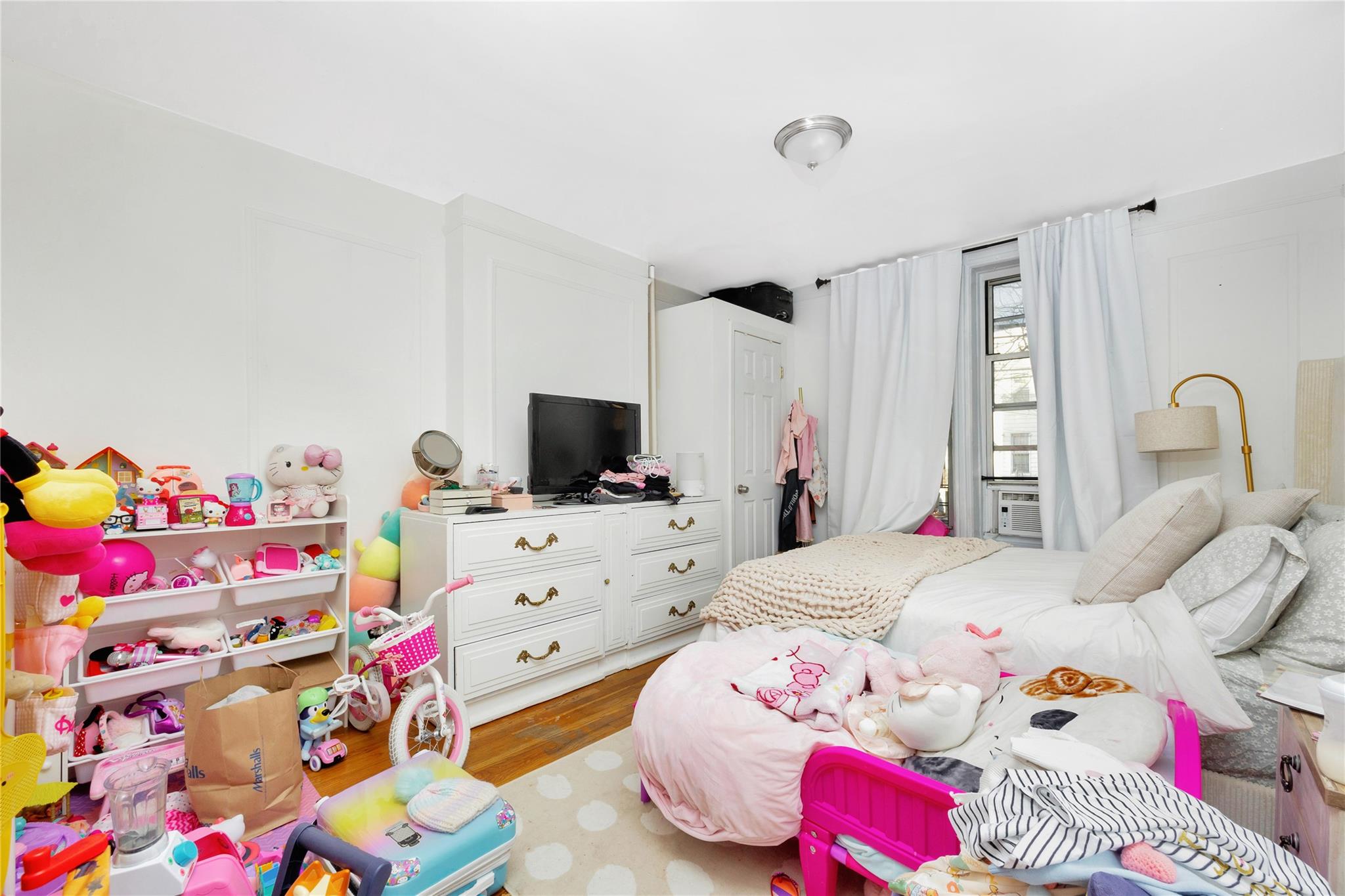 14-26 30 Drive, Astoria, NY 11102