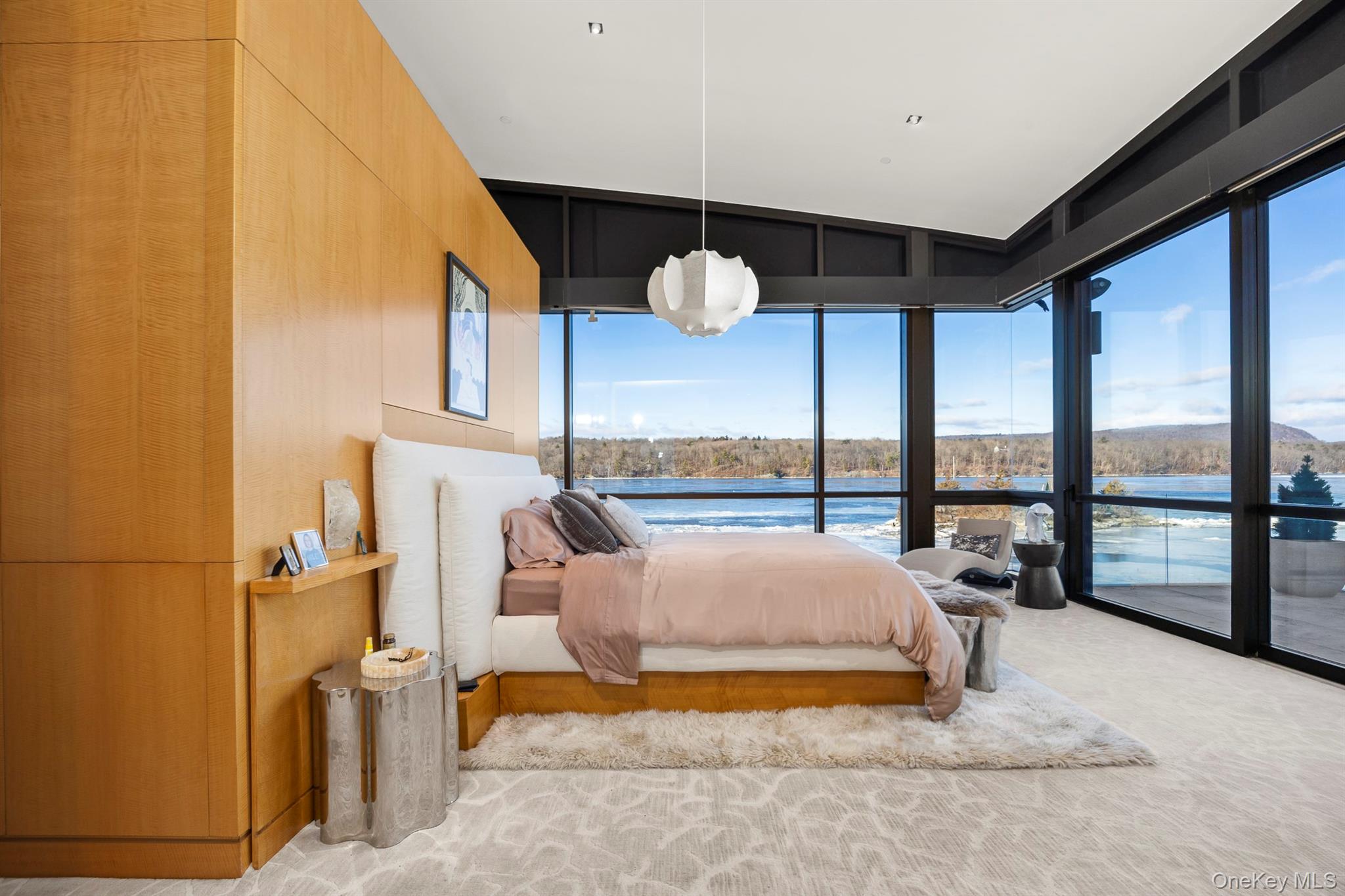 46 Ledgerock Lane, Hyde Park, NY 12538