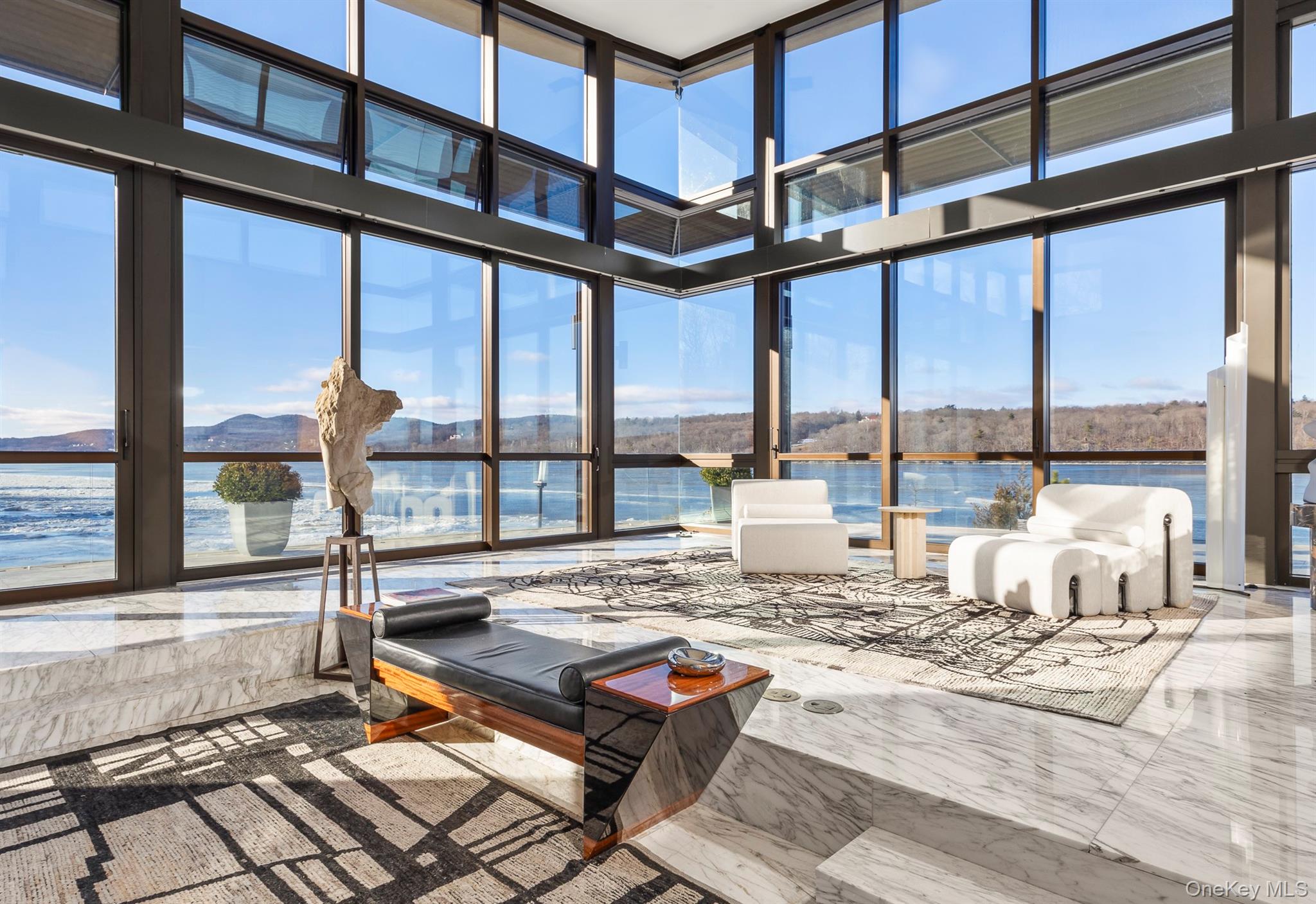 46 Ledgerock Lane, Hyde Park, NY 12538