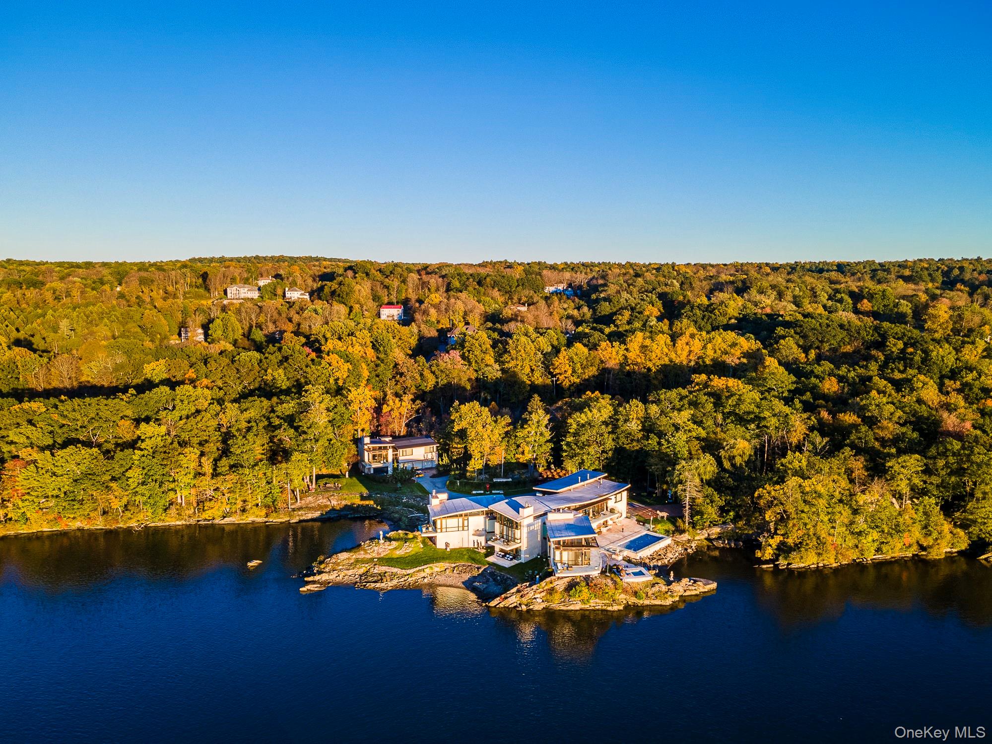 46 Ledgerock Lane, Hyde Park, NY 12538