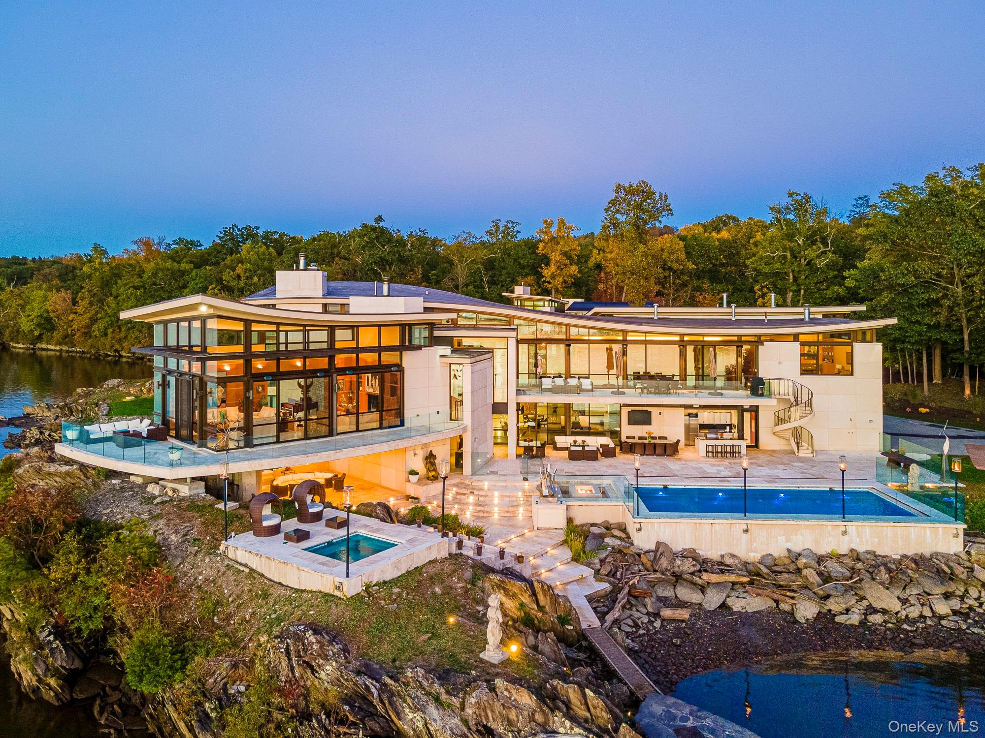 46 Ledgerock Lane, Hyde Park, NY 12538