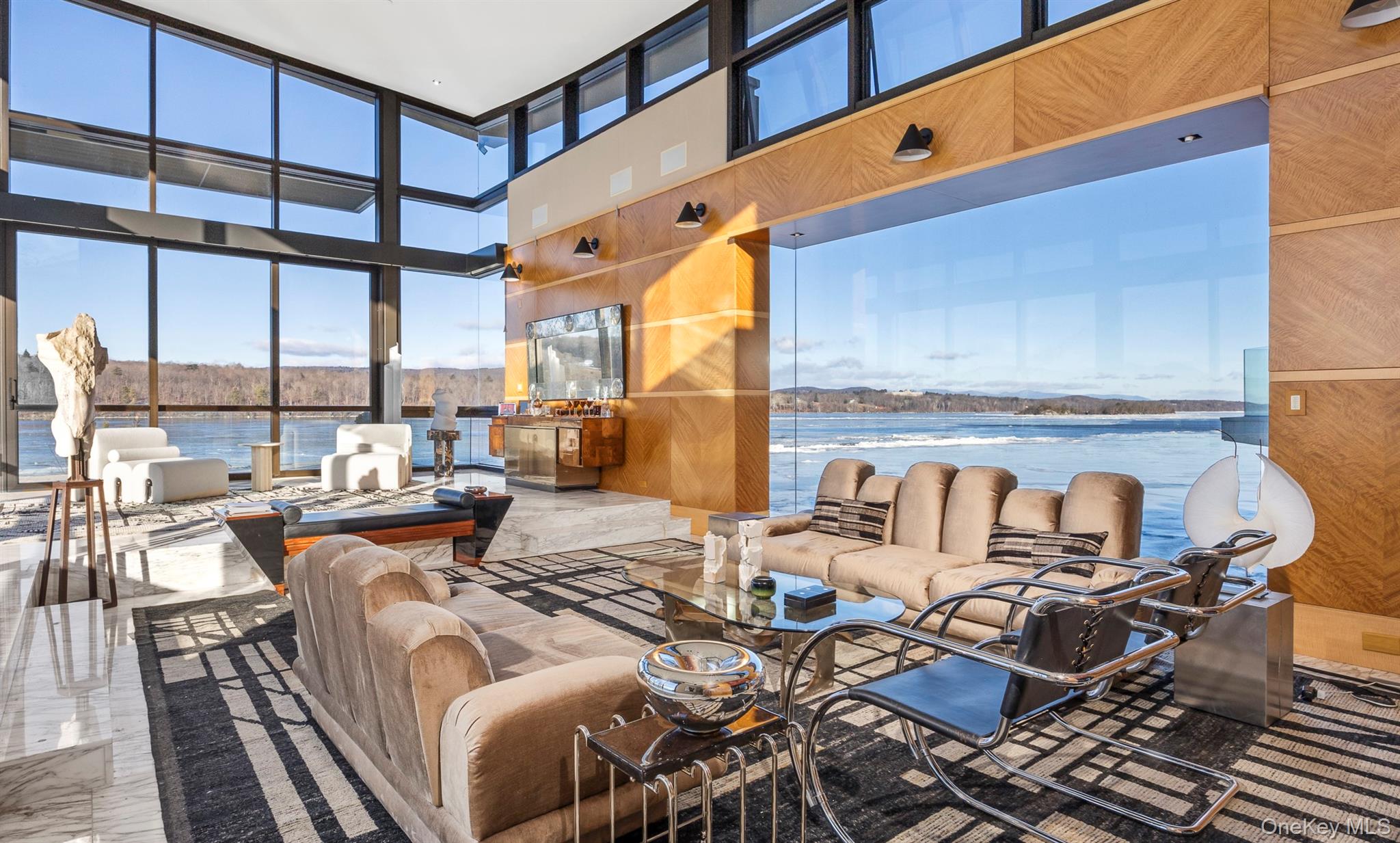 46 Ledgerock Lane, Hyde Park, NY 12538