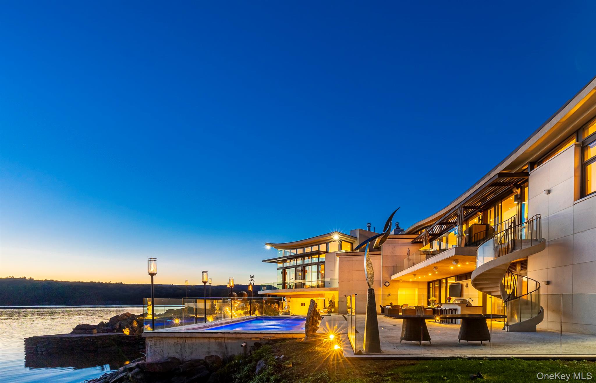 46 Ledgerock Lane, Hyde Park, NY 12538