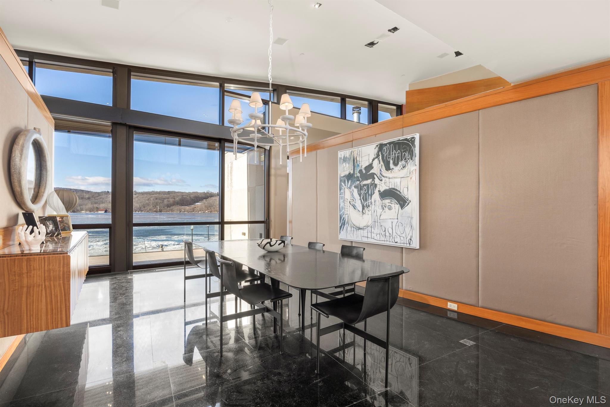 46 Ledgerock Lane, Hyde Park, NY 12538