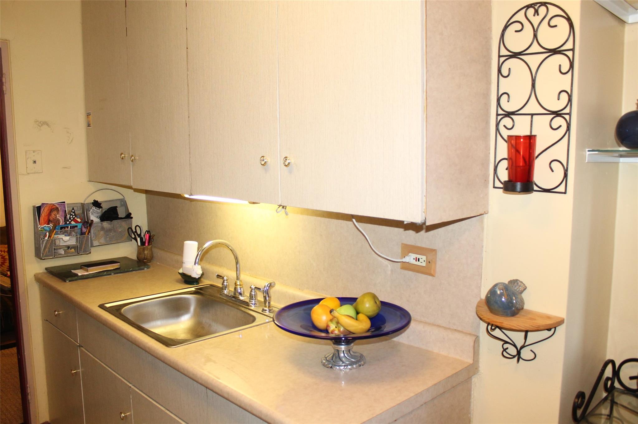 87-10 204 204 steet # A-62, Hollis, NY 11423