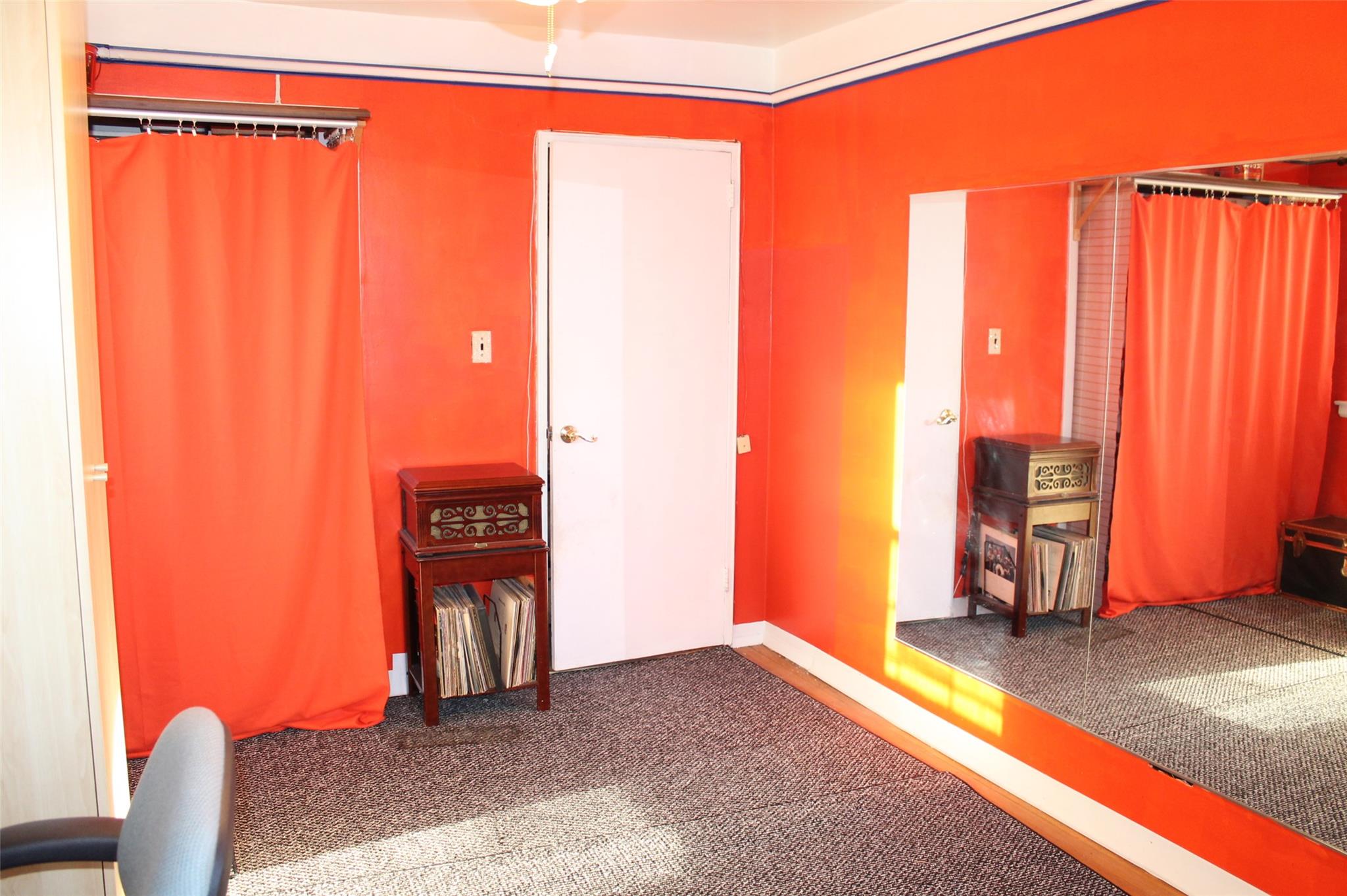 87-10 204 204 steet # A-62, Hollis, NY 11423