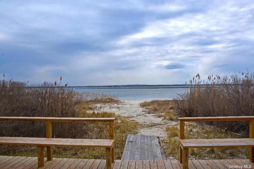 20 Dune Lane, Westhampton Dunes, NY 11978