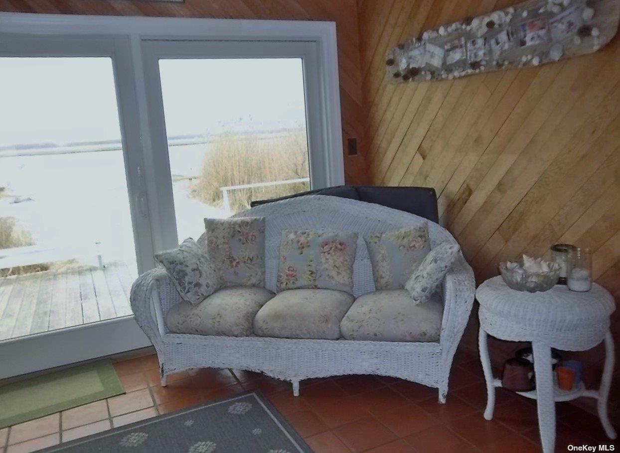 20 Dune Lane, Westhampton Dunes, NY 11978