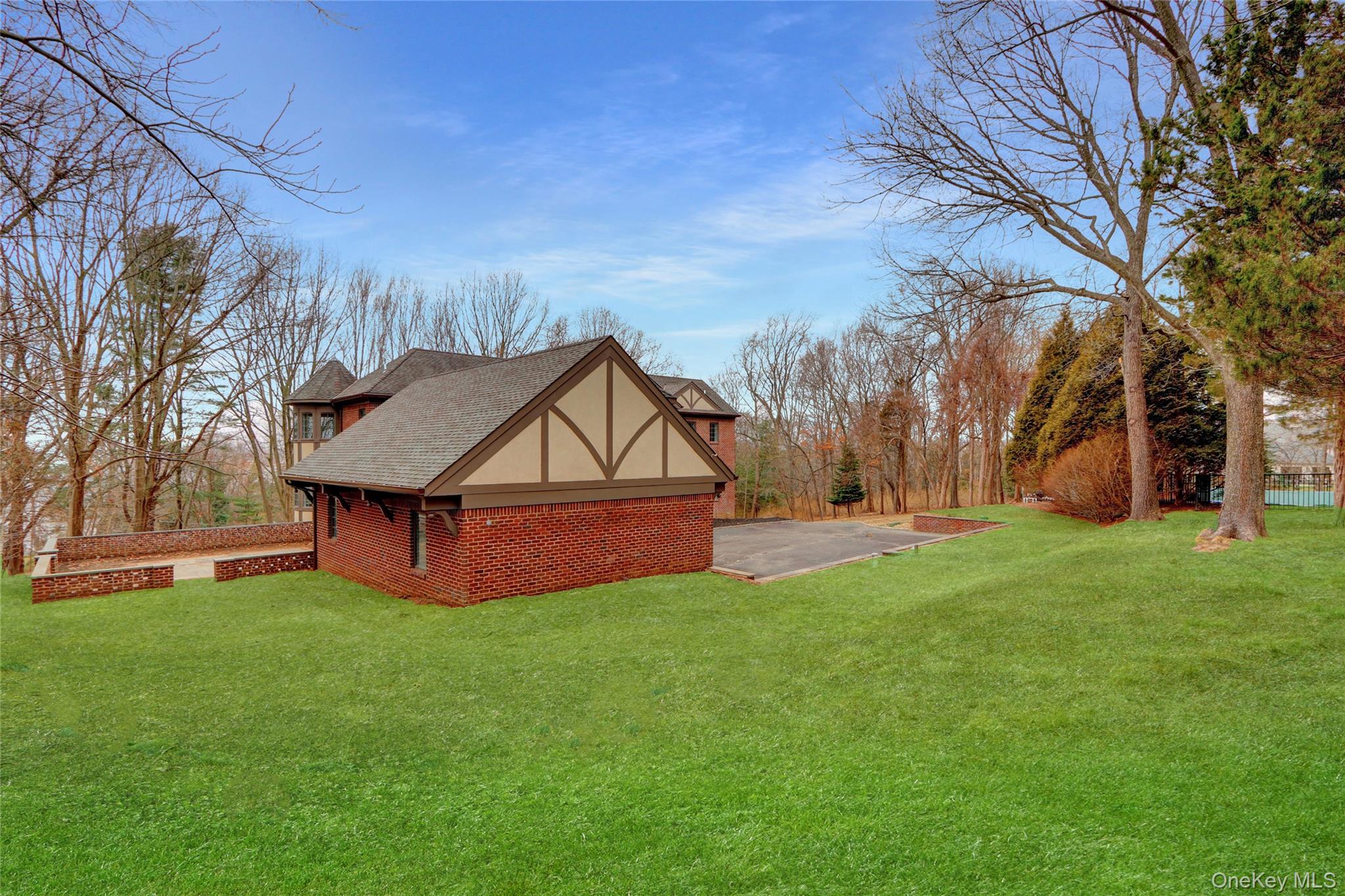 117 Centre Island Road, Centre Island, NY 11771