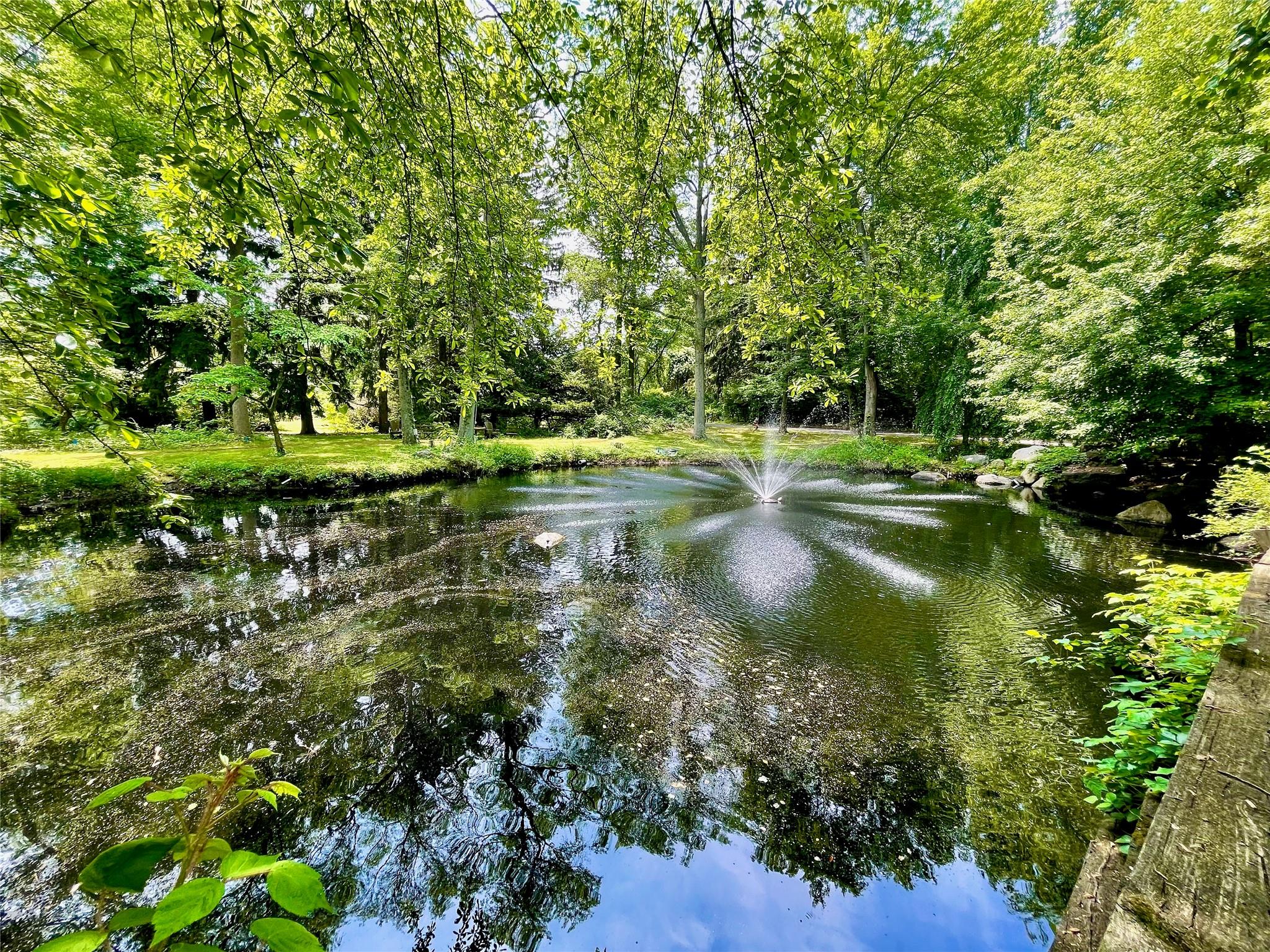 6 Hidden Pond, Muttontown, NY 11545