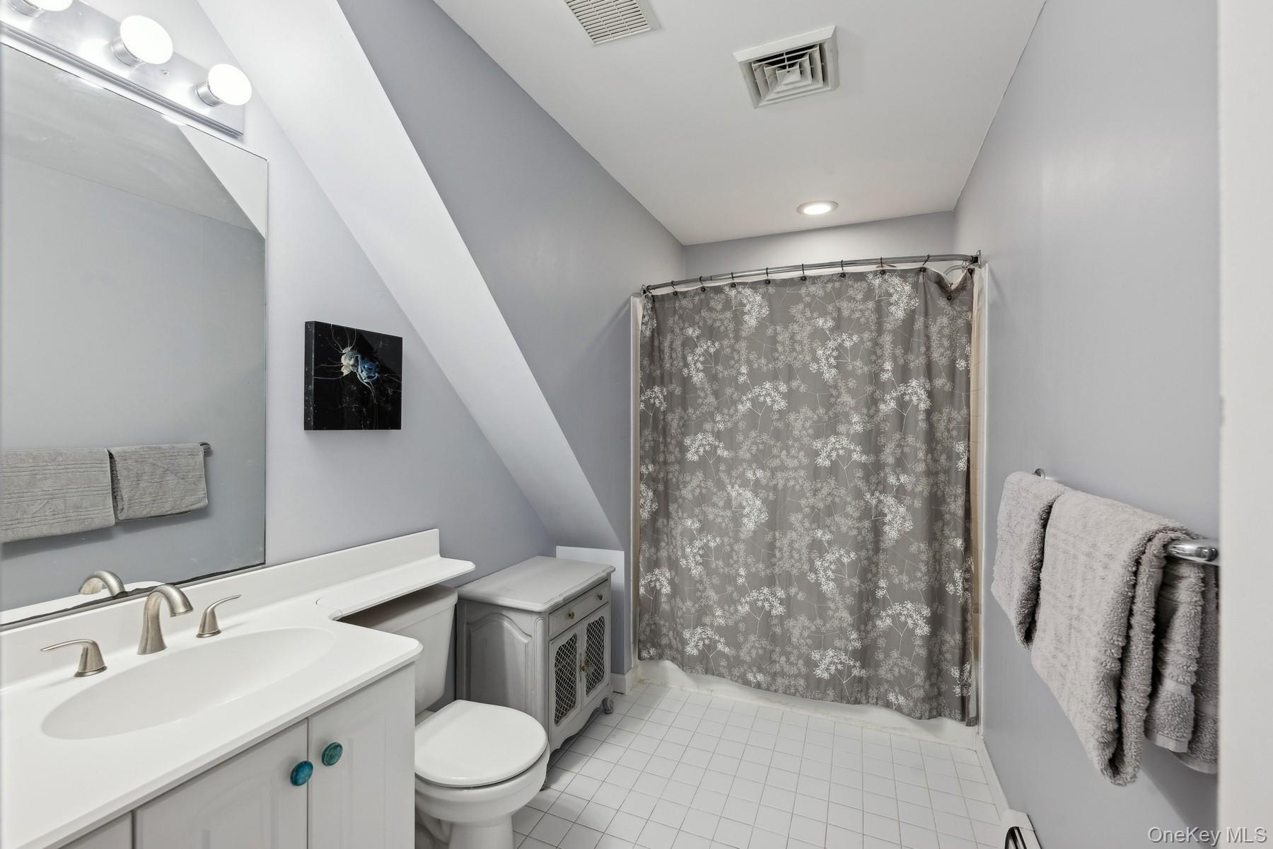 12 Hildreth Road, Hampton Bays, NY 11946