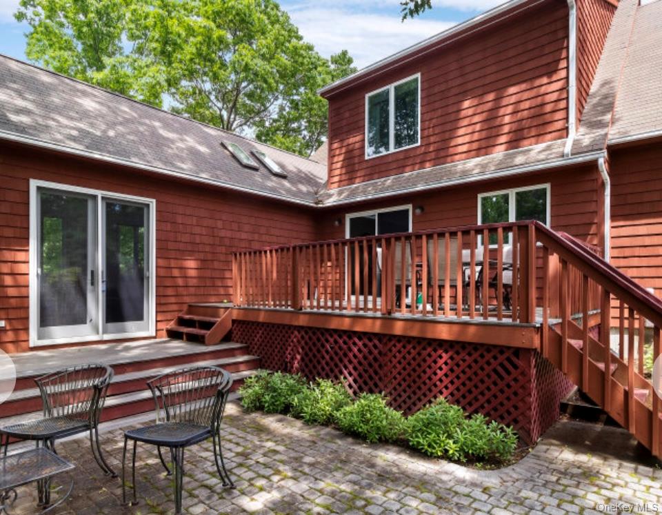 12 Hildreth Road, Hampton Bays, NY 11946