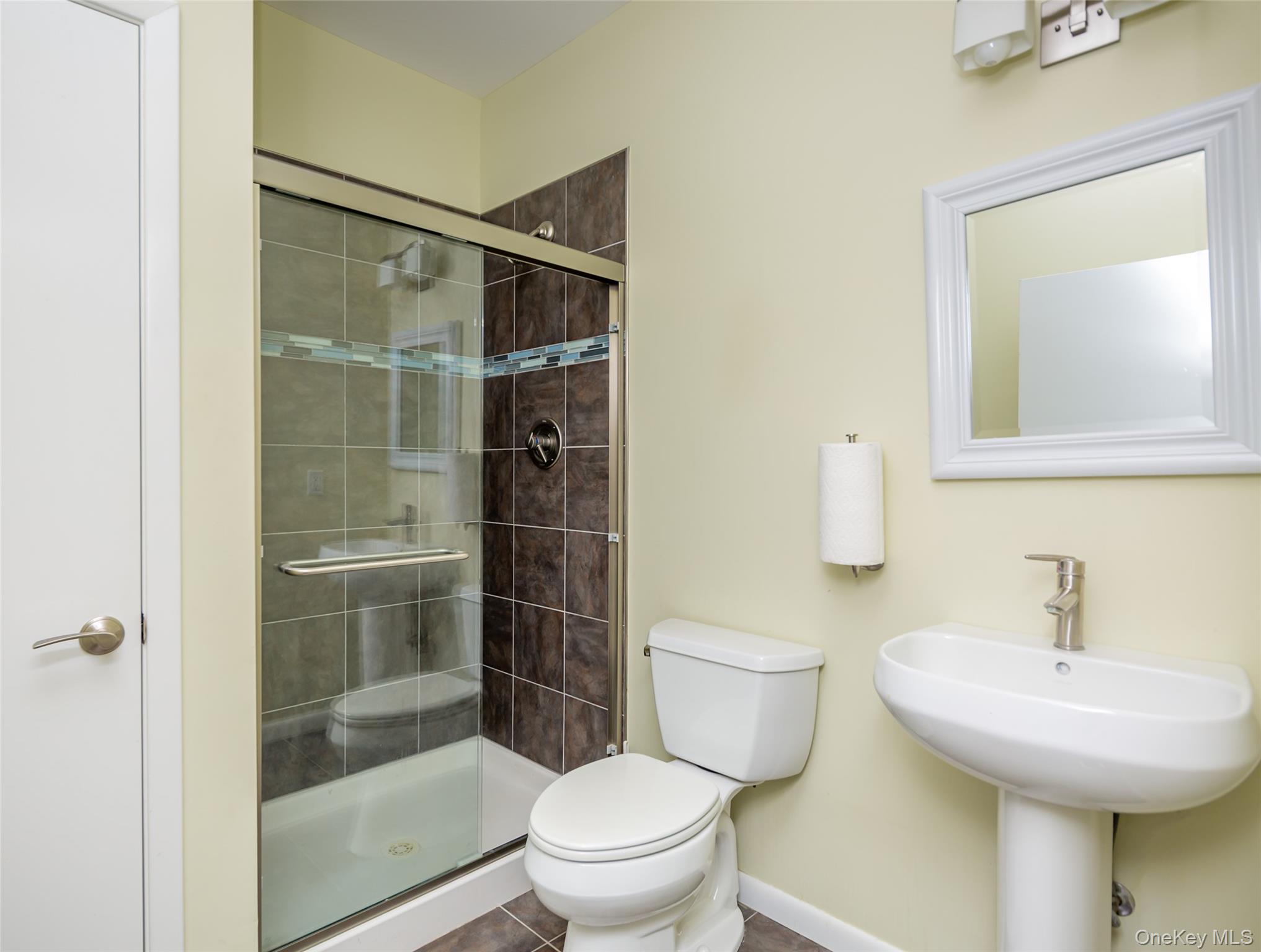 28 Cameron Street, Southampton, NY 11968