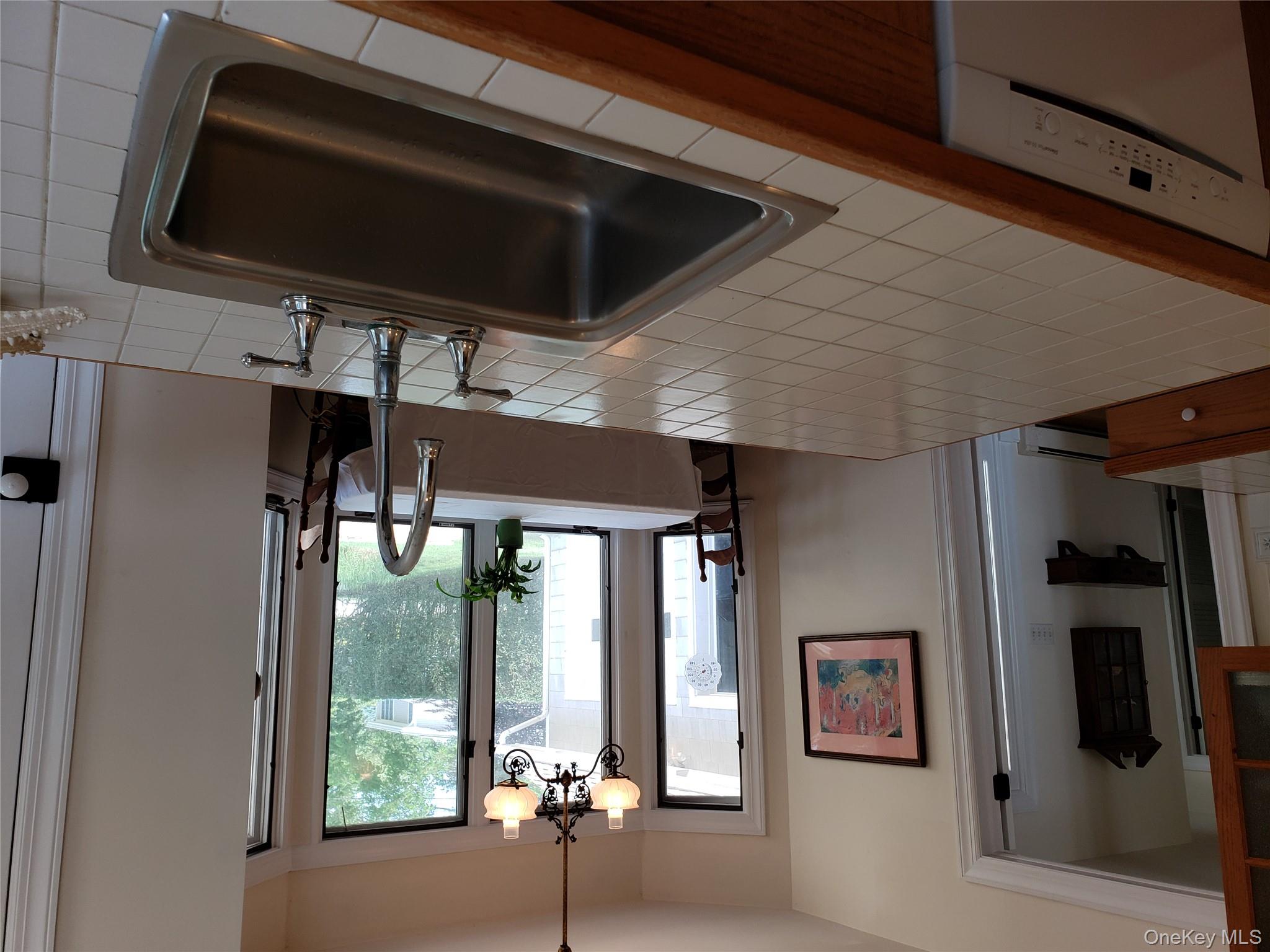 90 Peconic Avenue, Shelter Island, NY 11964