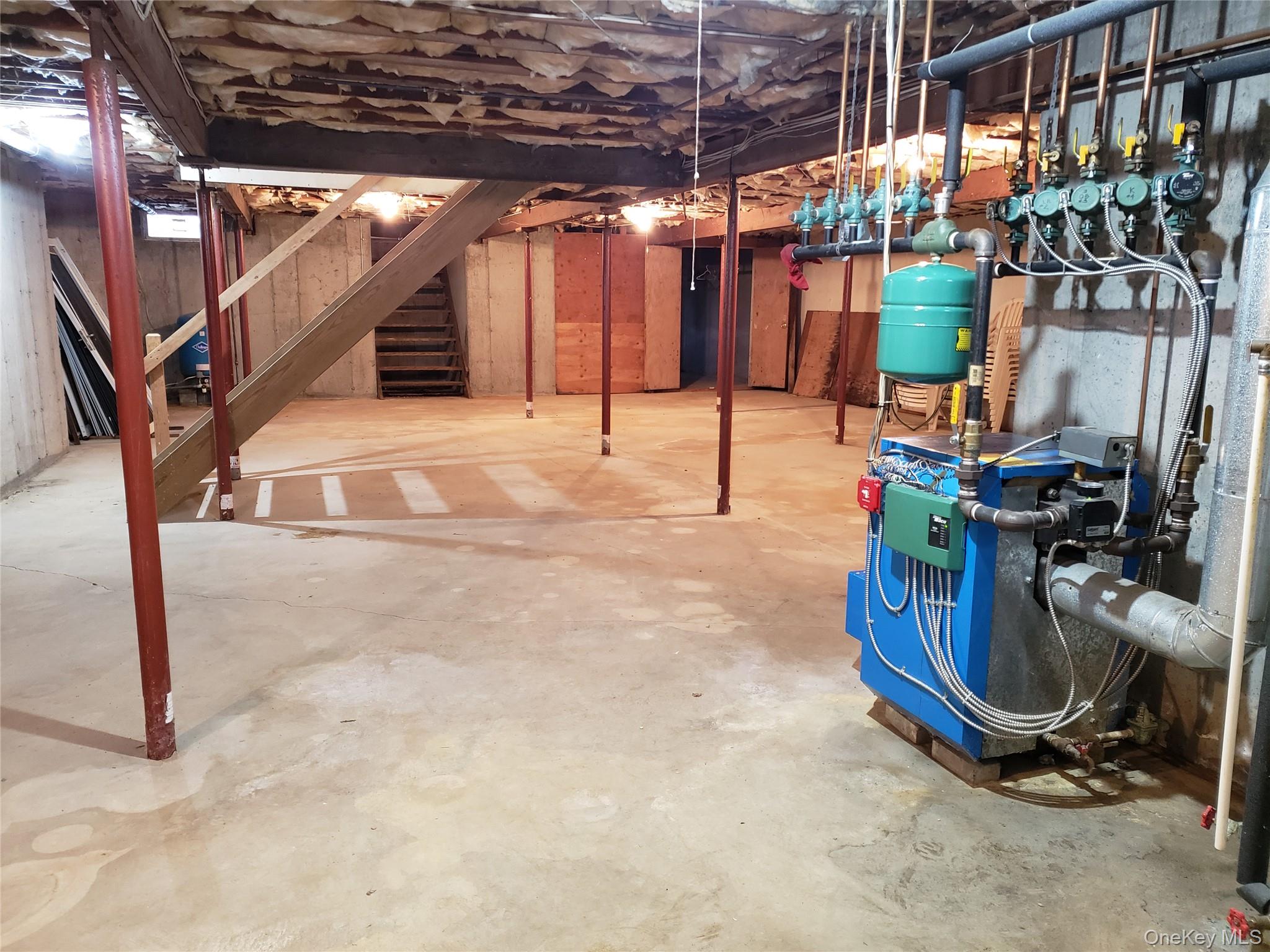 90 Peconic Avenue, Shelter Island, NY 11964