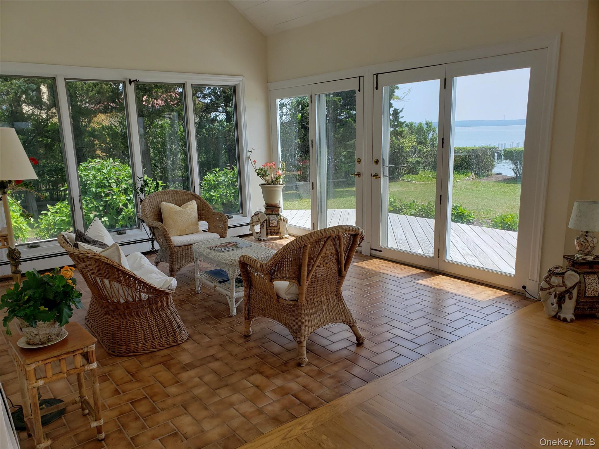 90 Peconic Avenue, Shelter Island, NY 11964