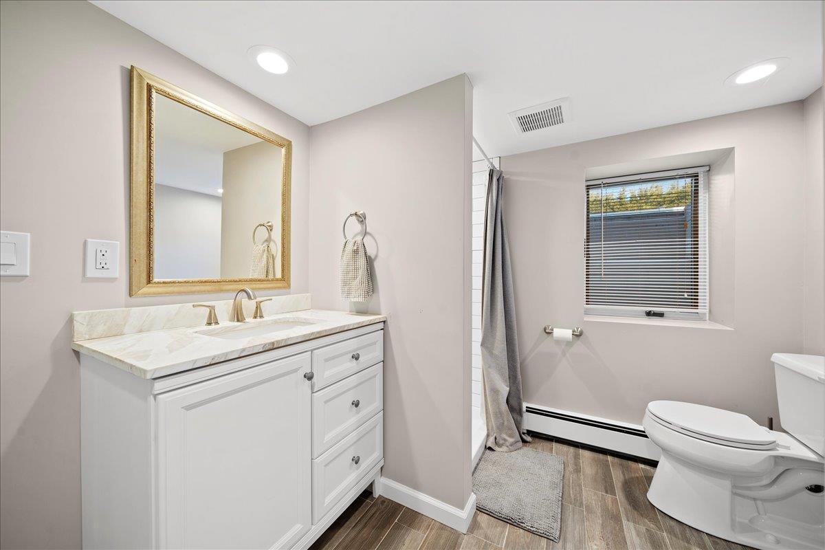 15 Coles Avenue, Amityville, NY 11701