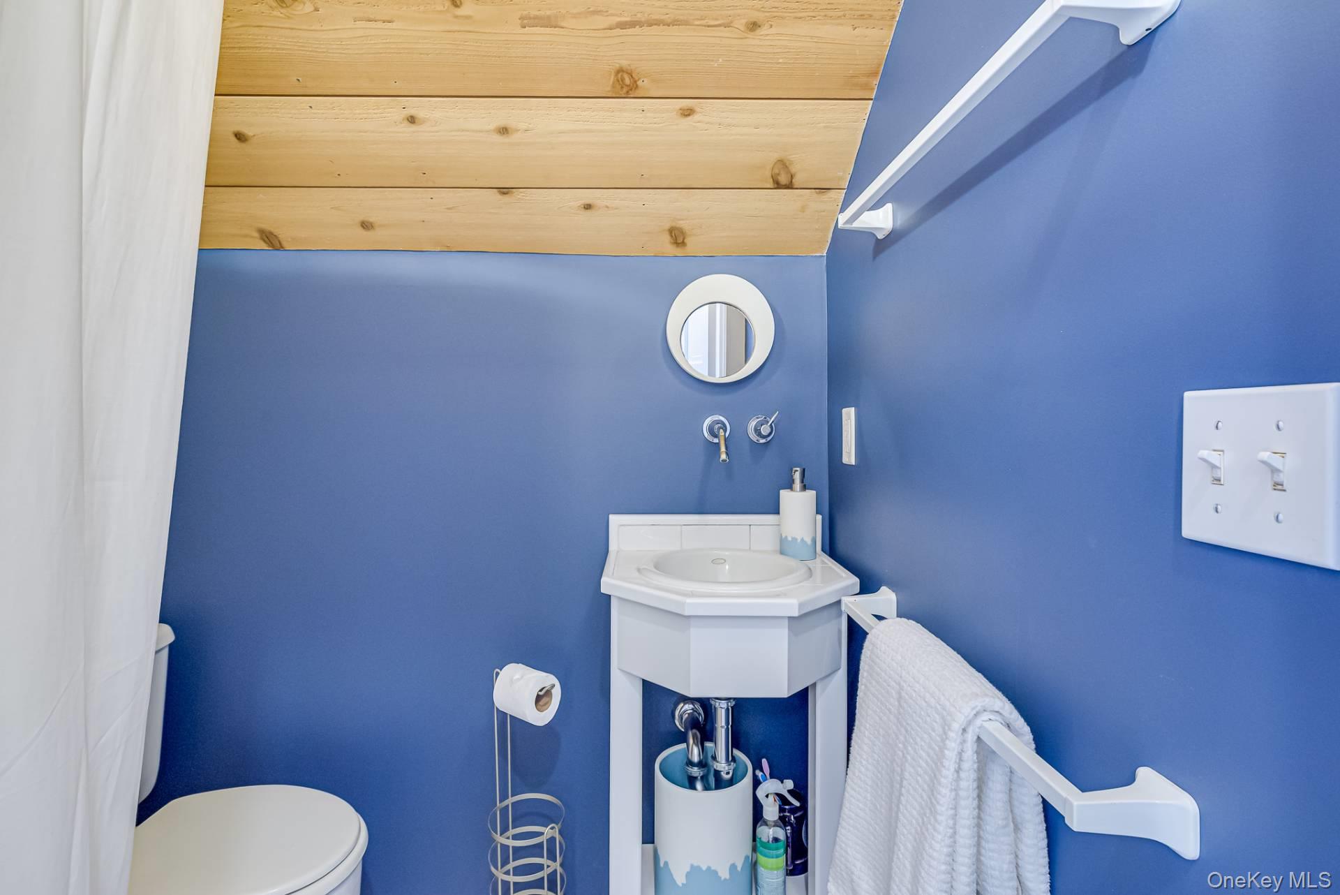 132 Sayres Path, Wainscott, NY 11975