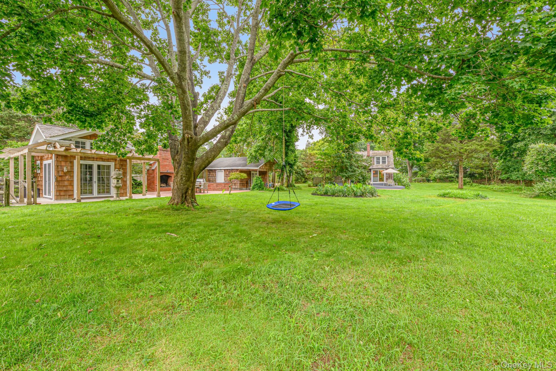 132 Sayres Path, Wainscott, NY 11975