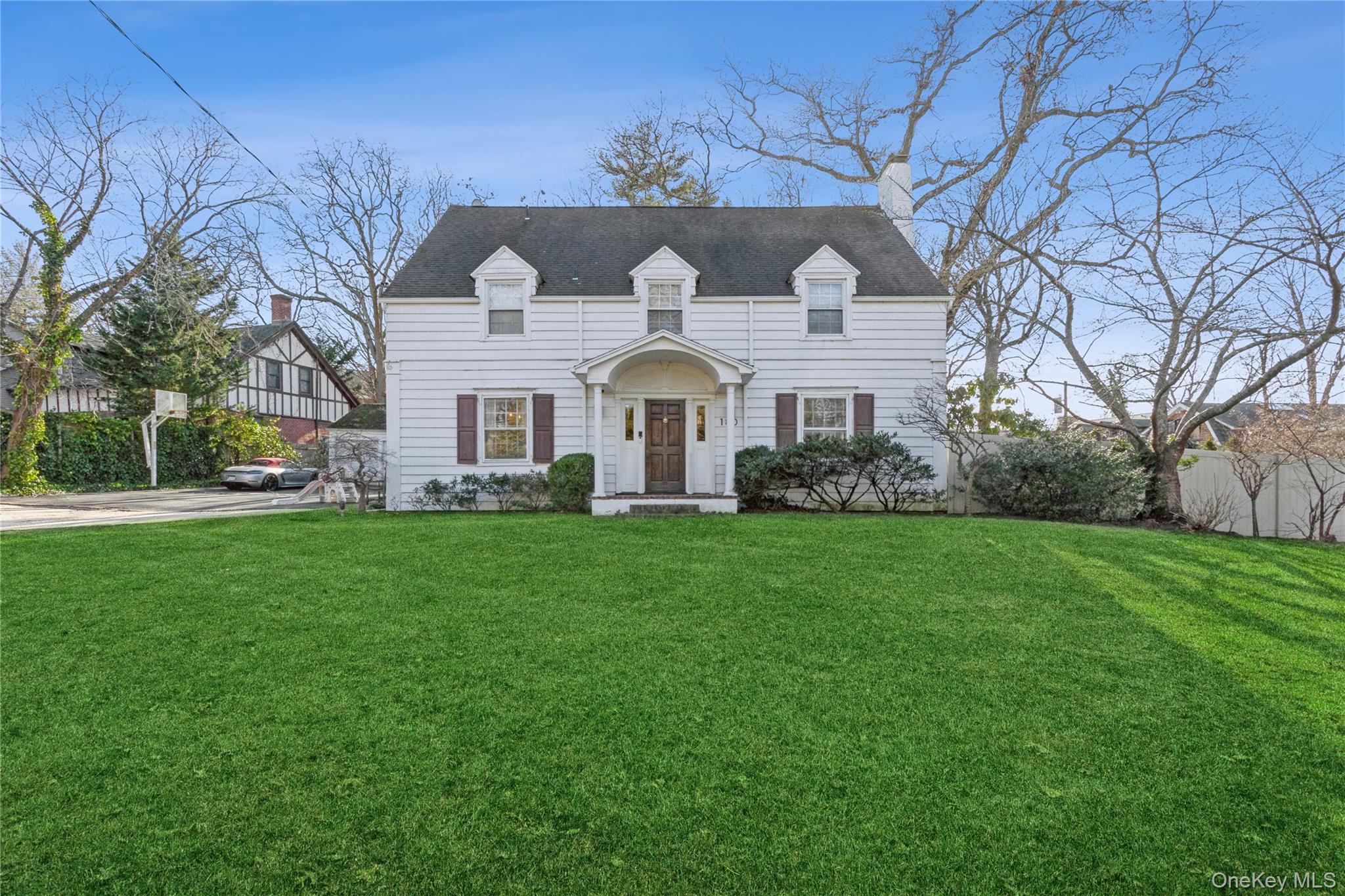 180 Longwood Crossing, Lawrence, NY 11559