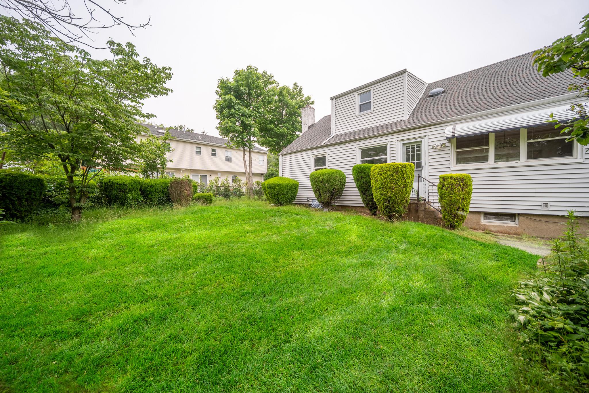 2 John Street, Greenvale, NY 11548