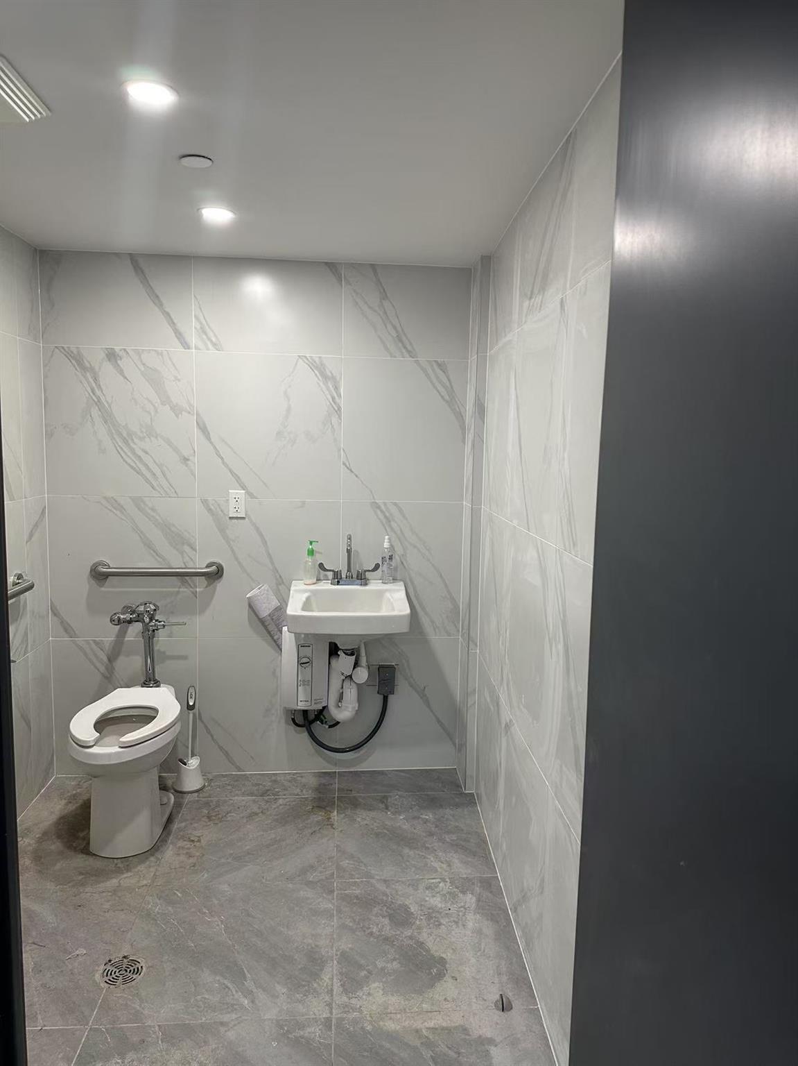 13680 41 Avenue # 2D, Flushing, NY 11355