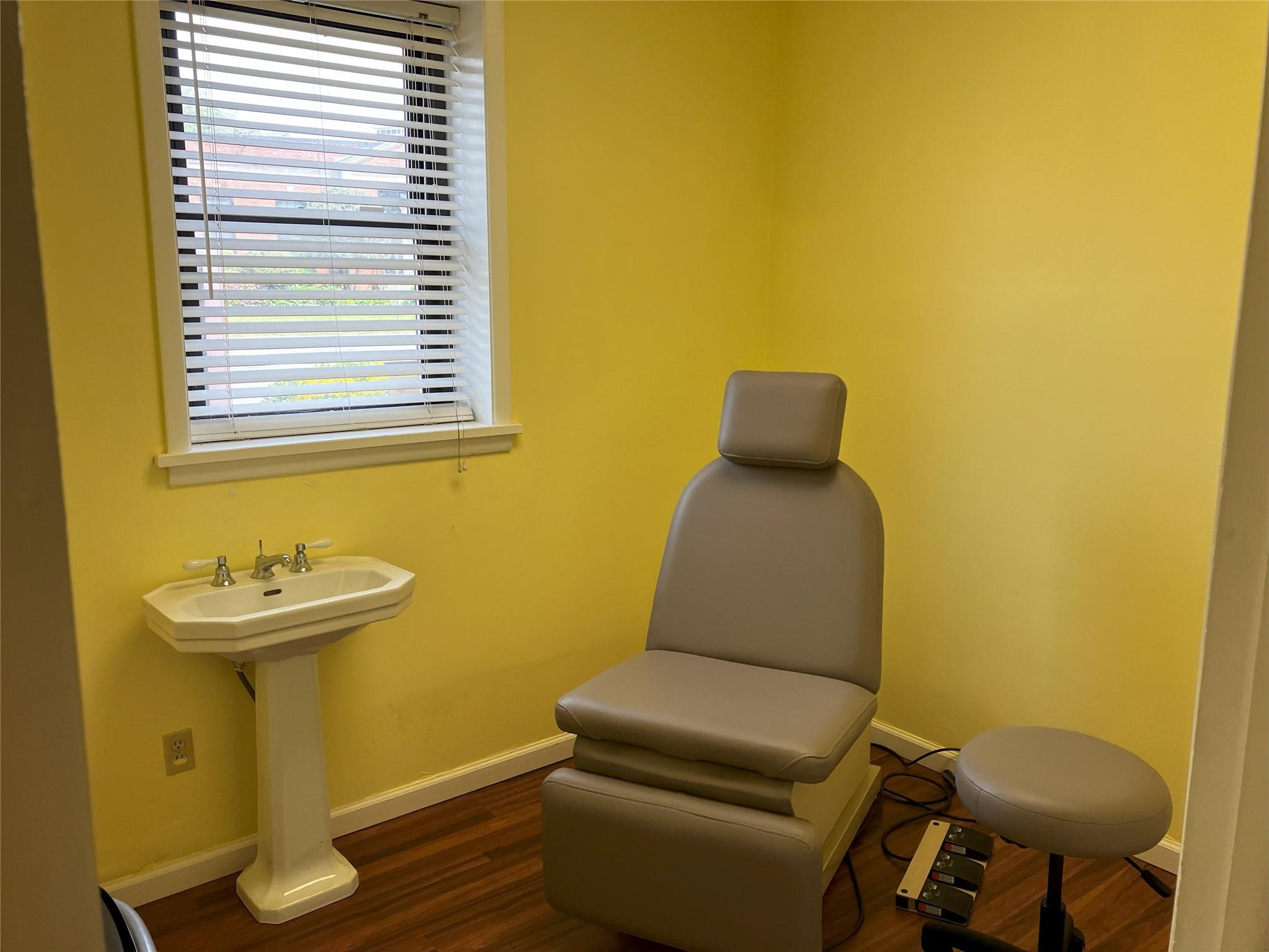 29 Glen Cove Avenue, Glen Cove, NY 11542