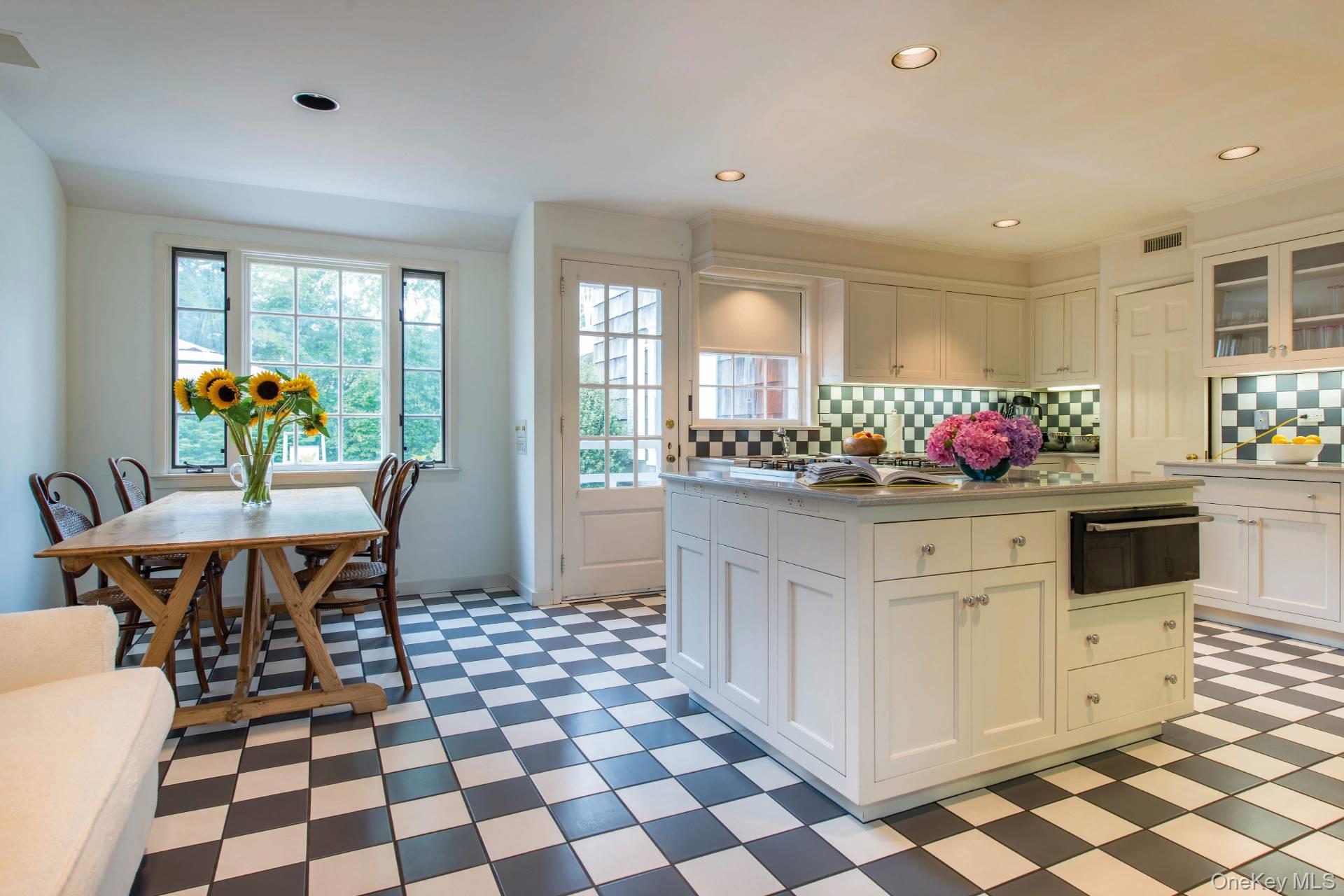 112 Egypt Lane, East Hampton, NY 11937