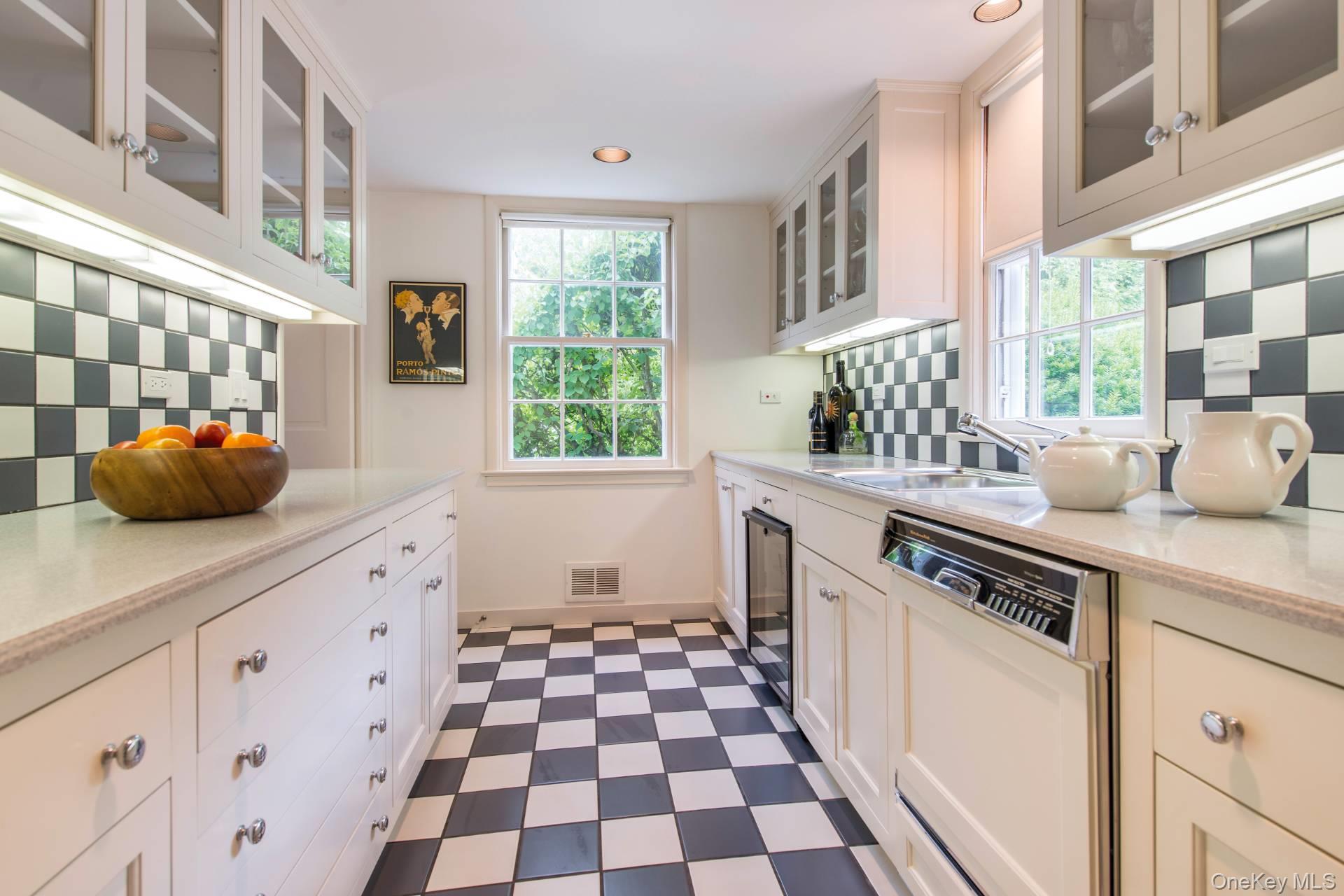 112 Egypt Lane, East Hampton, NY 11937