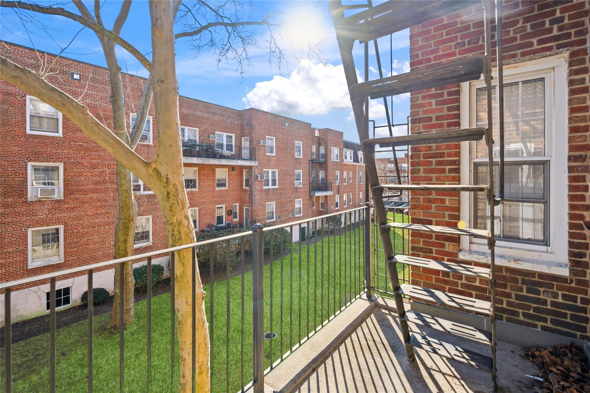22 Hamilton Place # G2, Garden City, NY 11530
