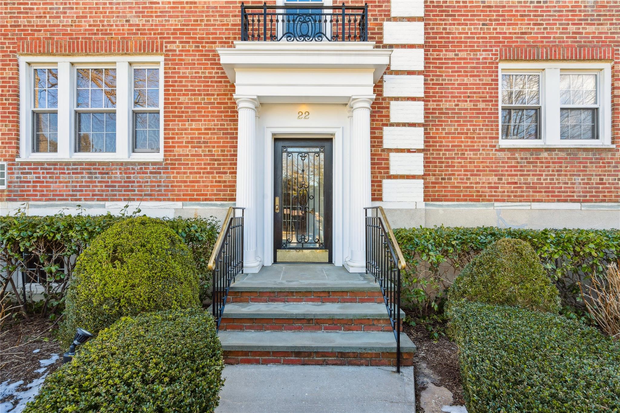 22 Hamilton Place # G2, Garden City, NY 11530