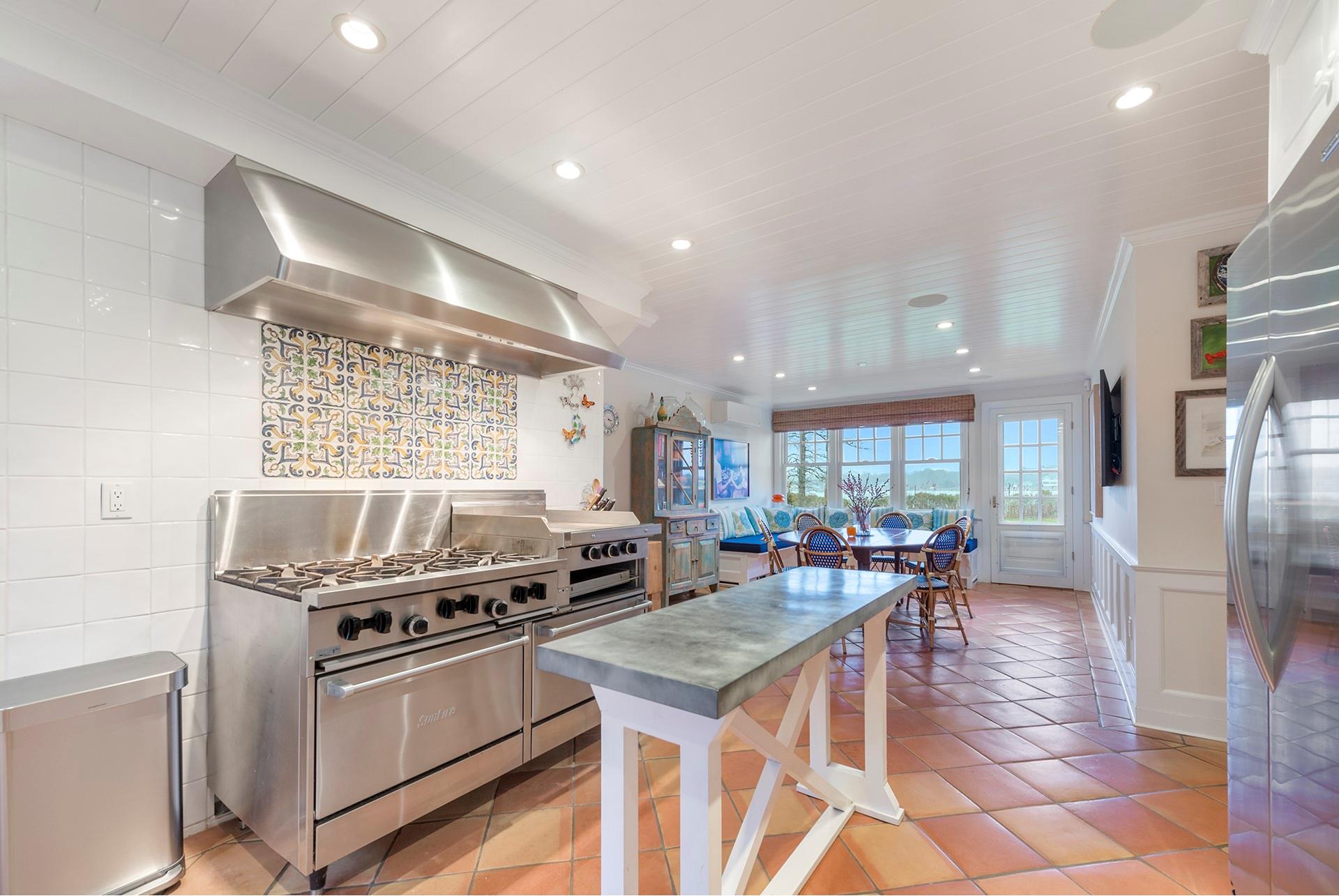 39 Homestead Road, Quiogue, NY 11978