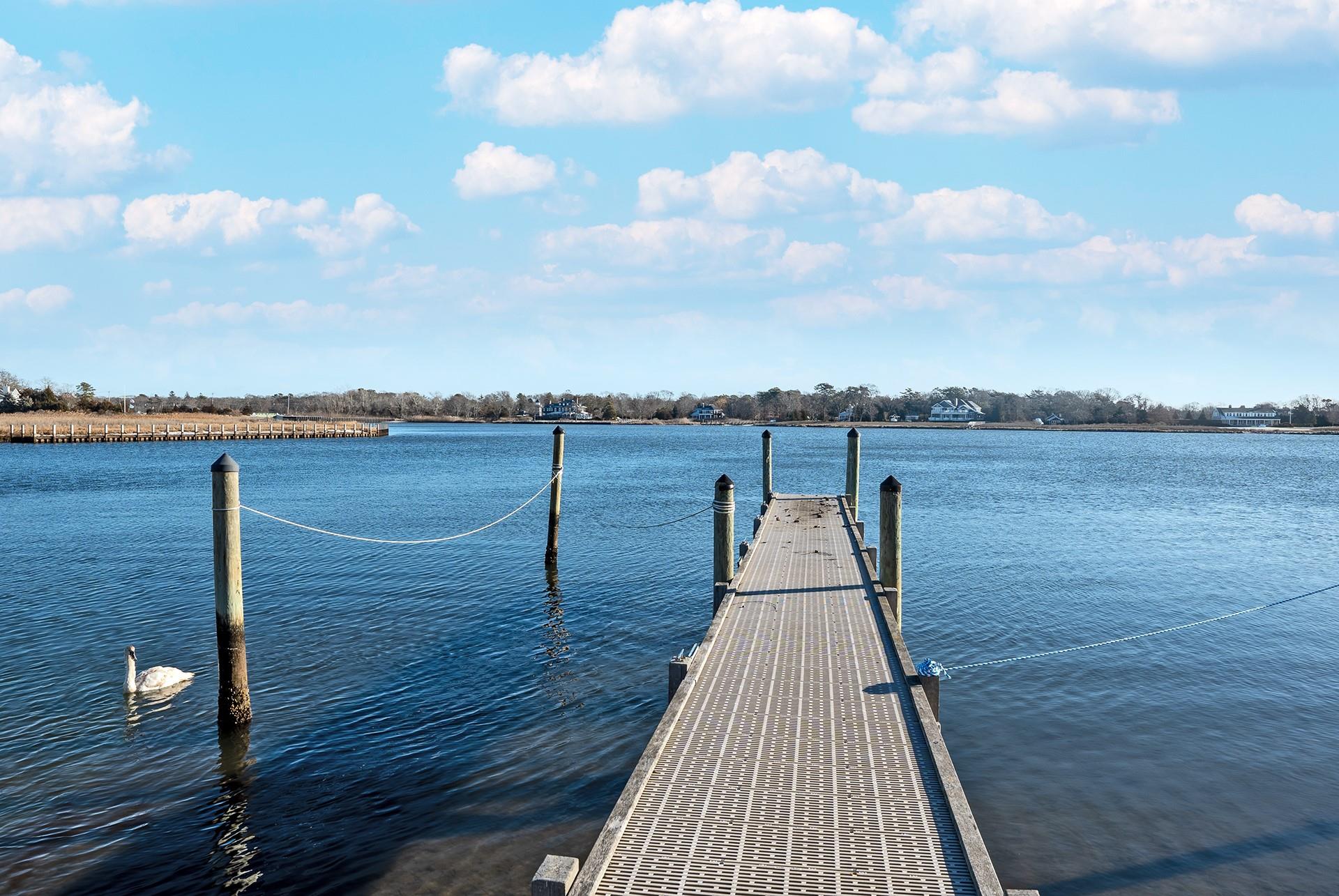 39 Homestead Road, Quiogue, NY 11978