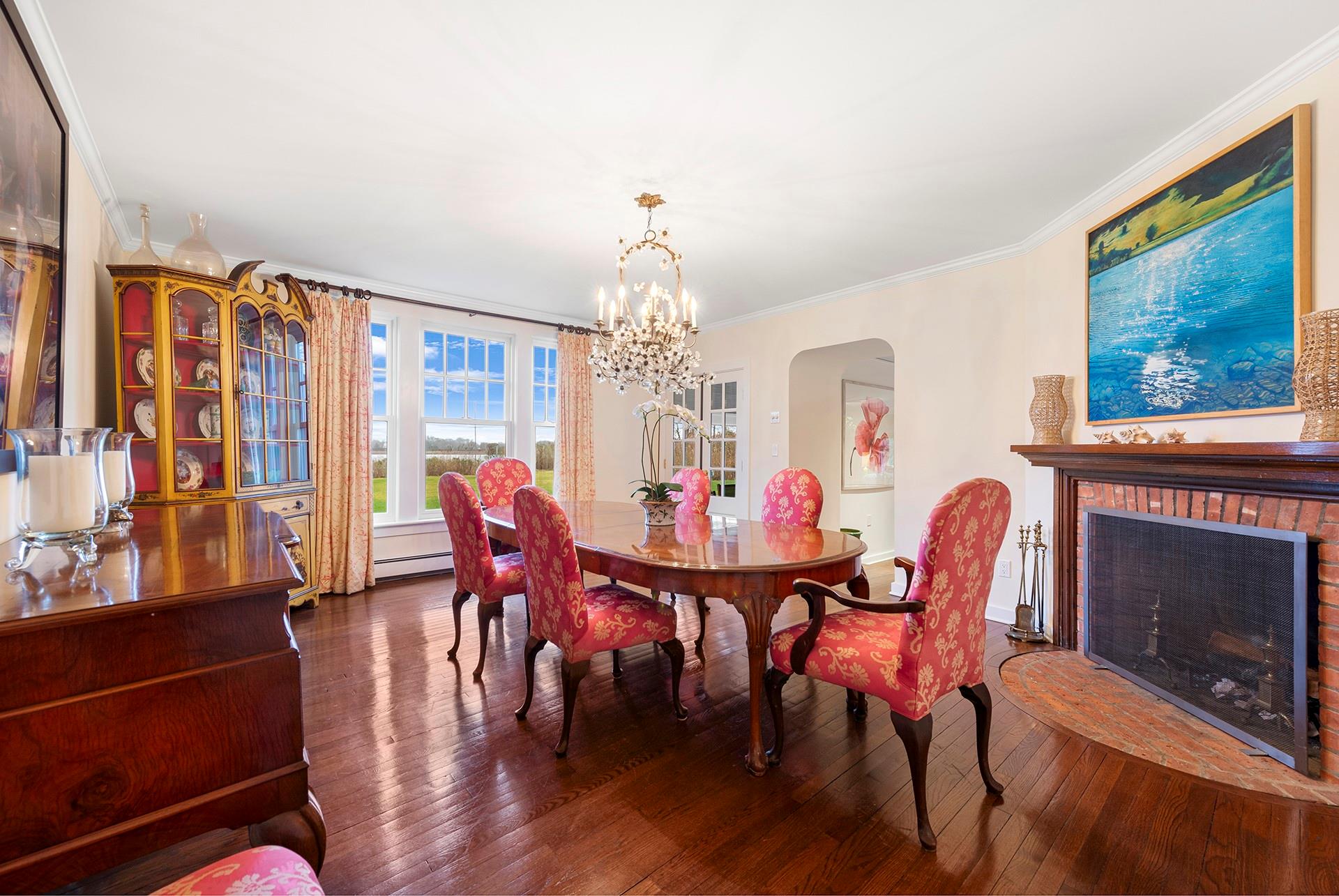 39 Homestead Road, Quiogue, NY 11978