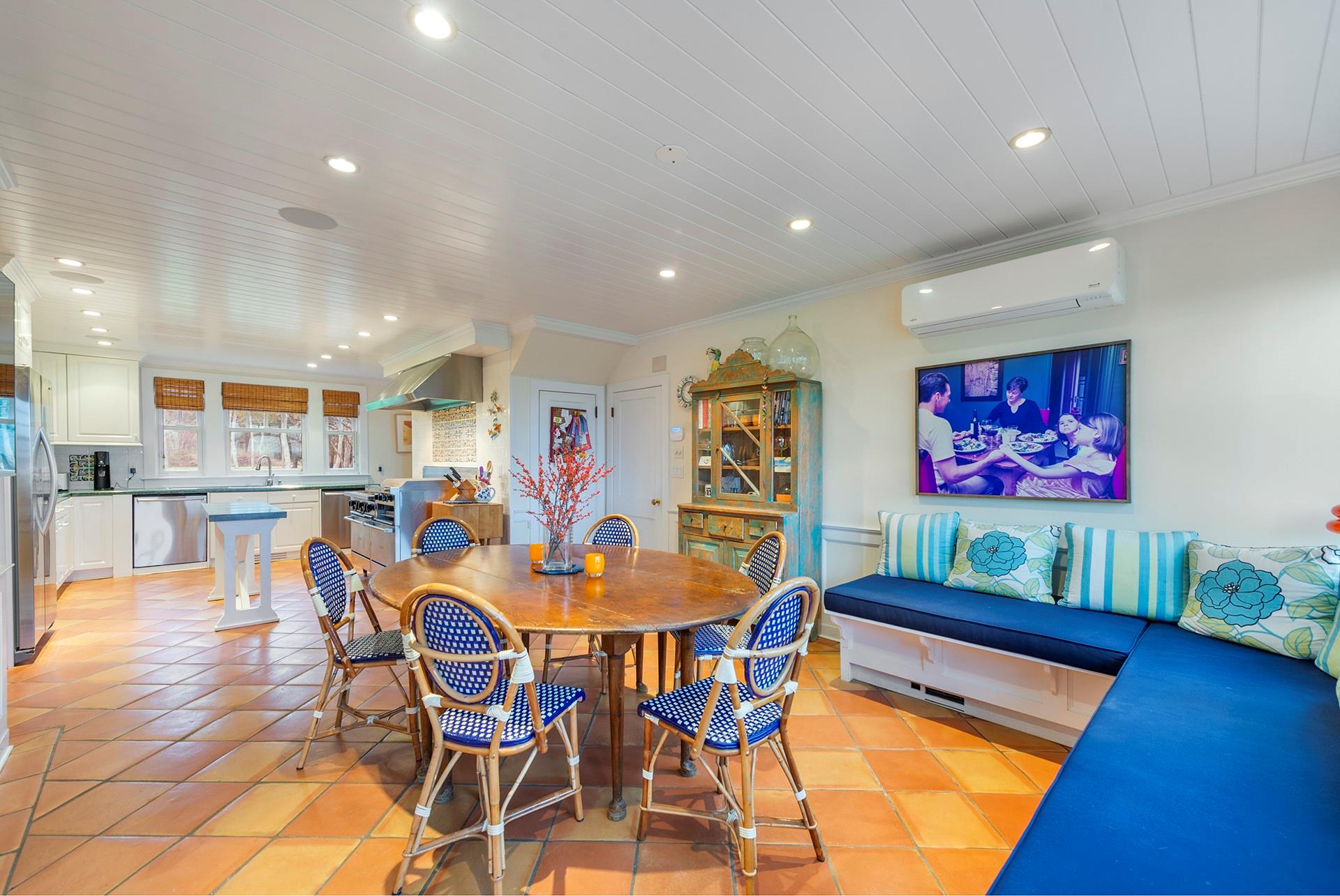 39 Homestead Road, Quiogue, NY 11978