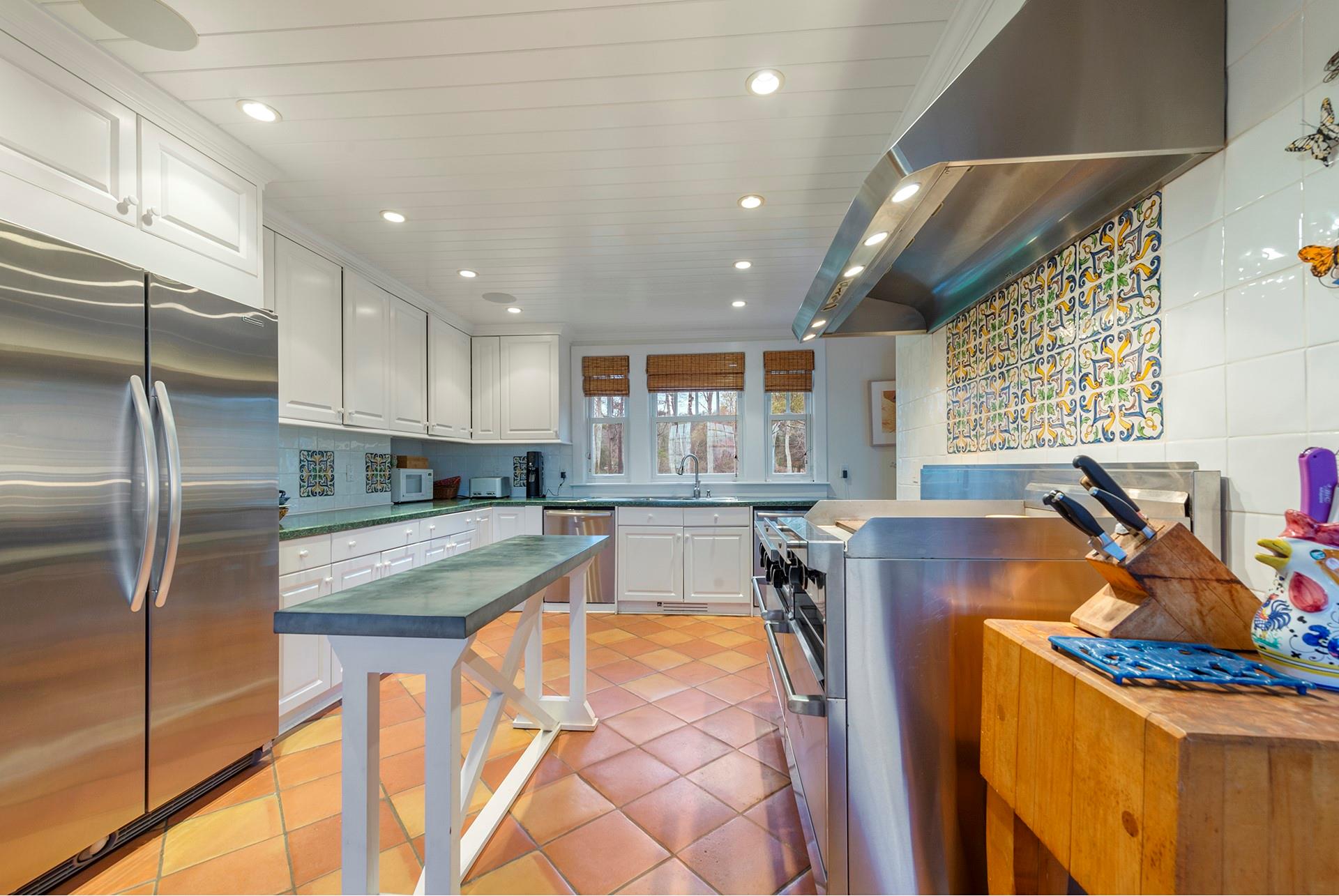 39 Homestead Road, Quiogue, NY 11978