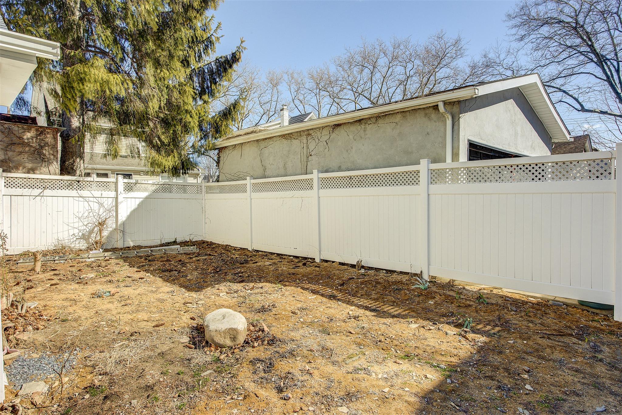 18849 Quencer Road, Saint Albans, NY 11412