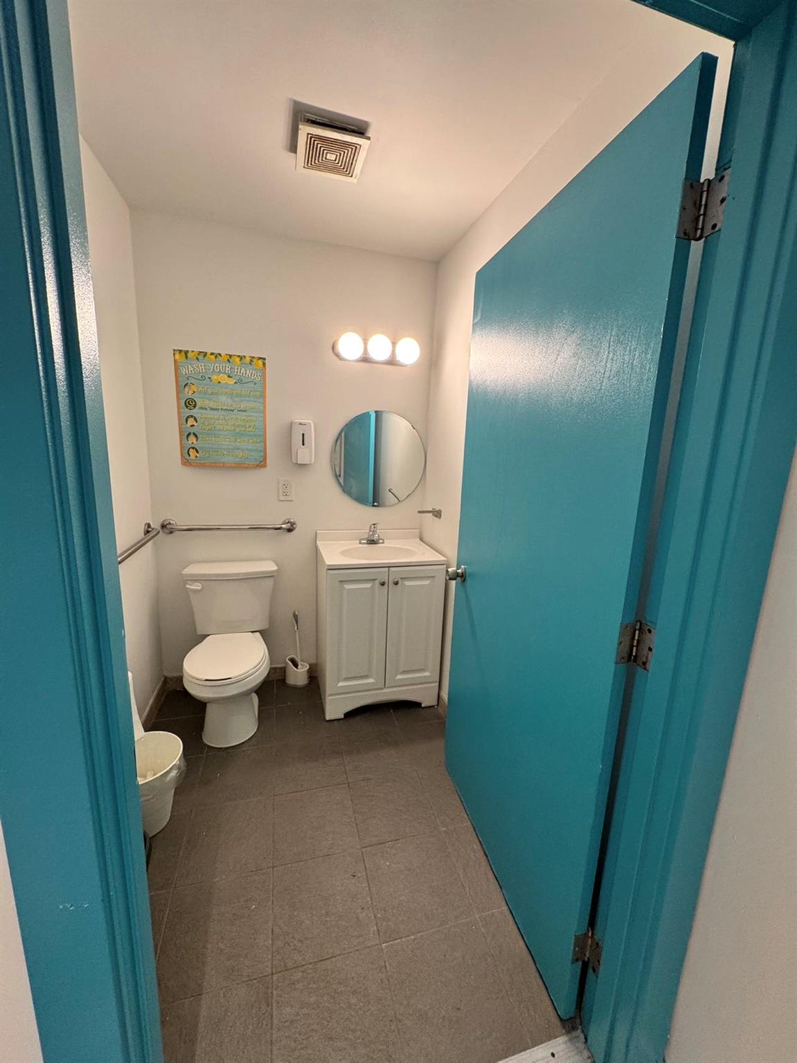 82-66 Austin Street # 1 FL+BSMT, Kew Gardens, NY 11415