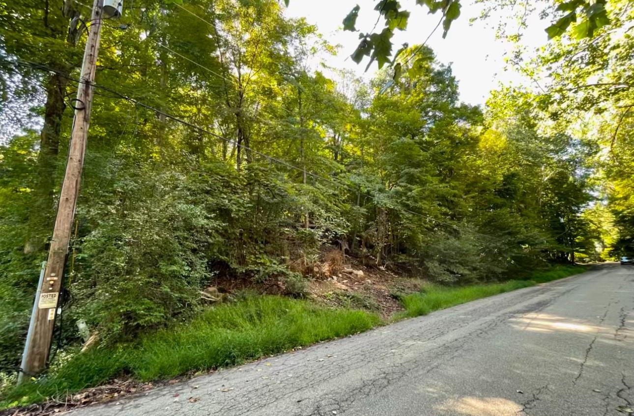 12 Laura Lane, Hopewell Junction, NY 12533