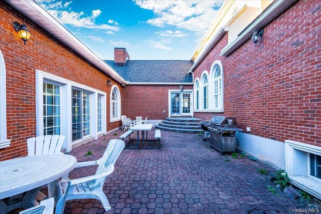 3 Bristol Drive, Middletown, NY 10941