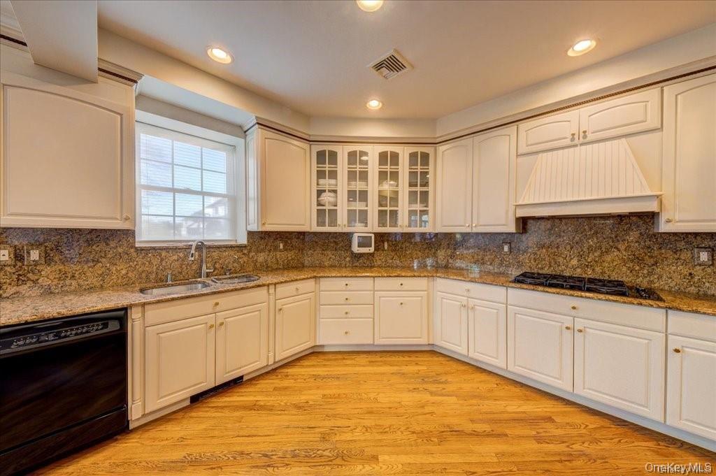 3 Bristol Drive, Middletown, NY 10941