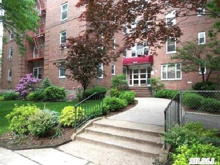 26-15 Parsons Boulevard # 1C, Flushing, NY 11354