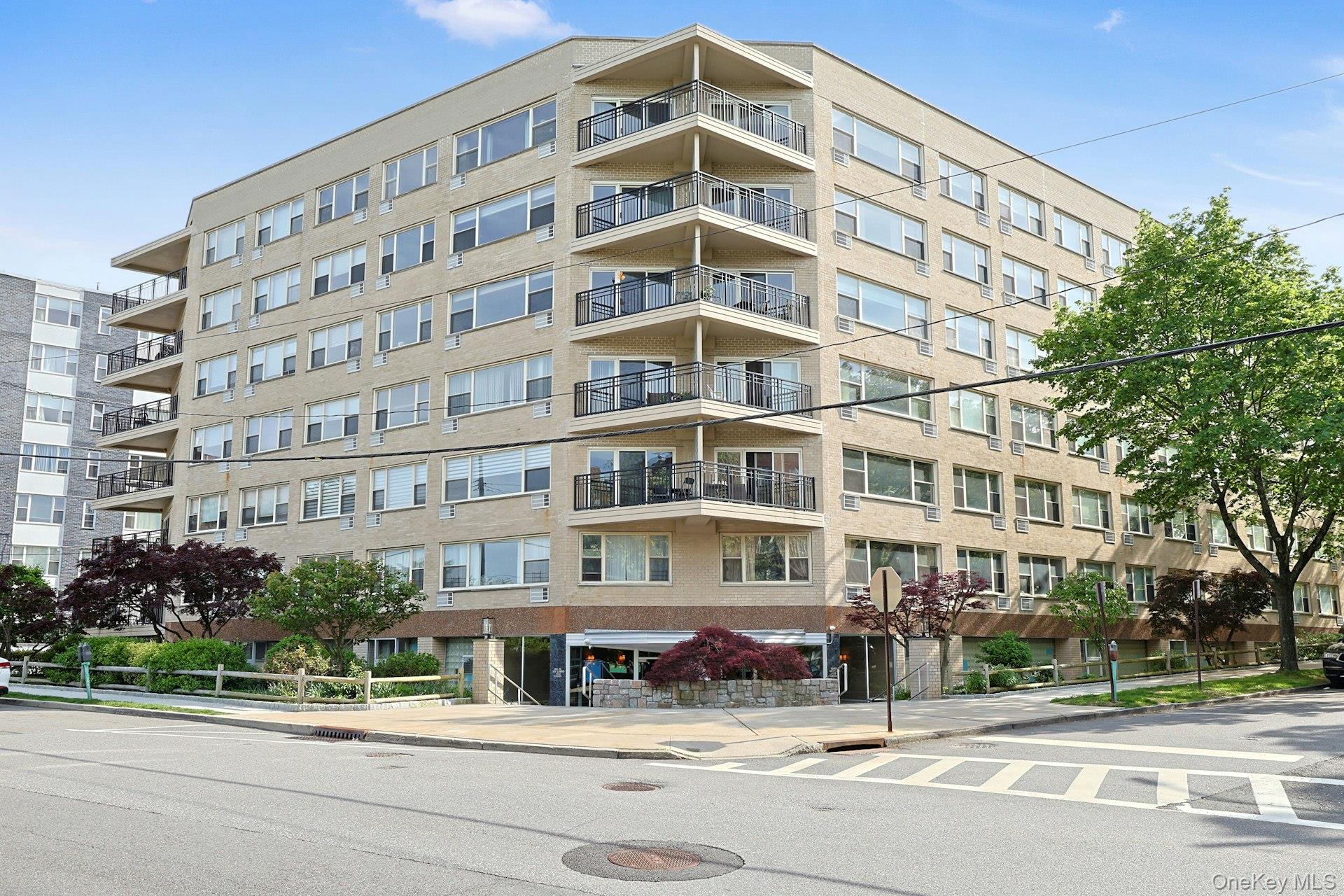 12 Old Mamaroneck Road # 7k, White Plains, NY 10605